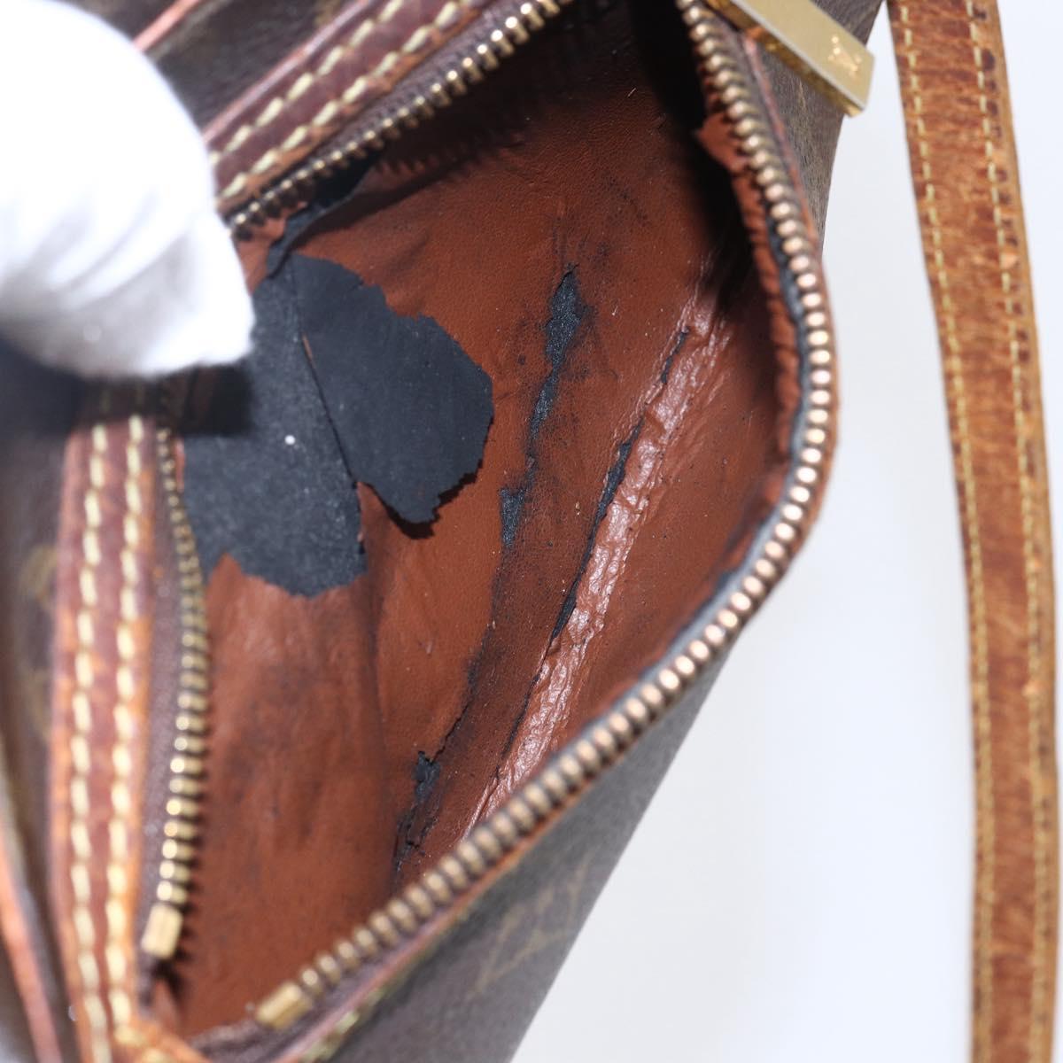 LOUIS VUITTON Monogram Pochette Cite Umhängetasche