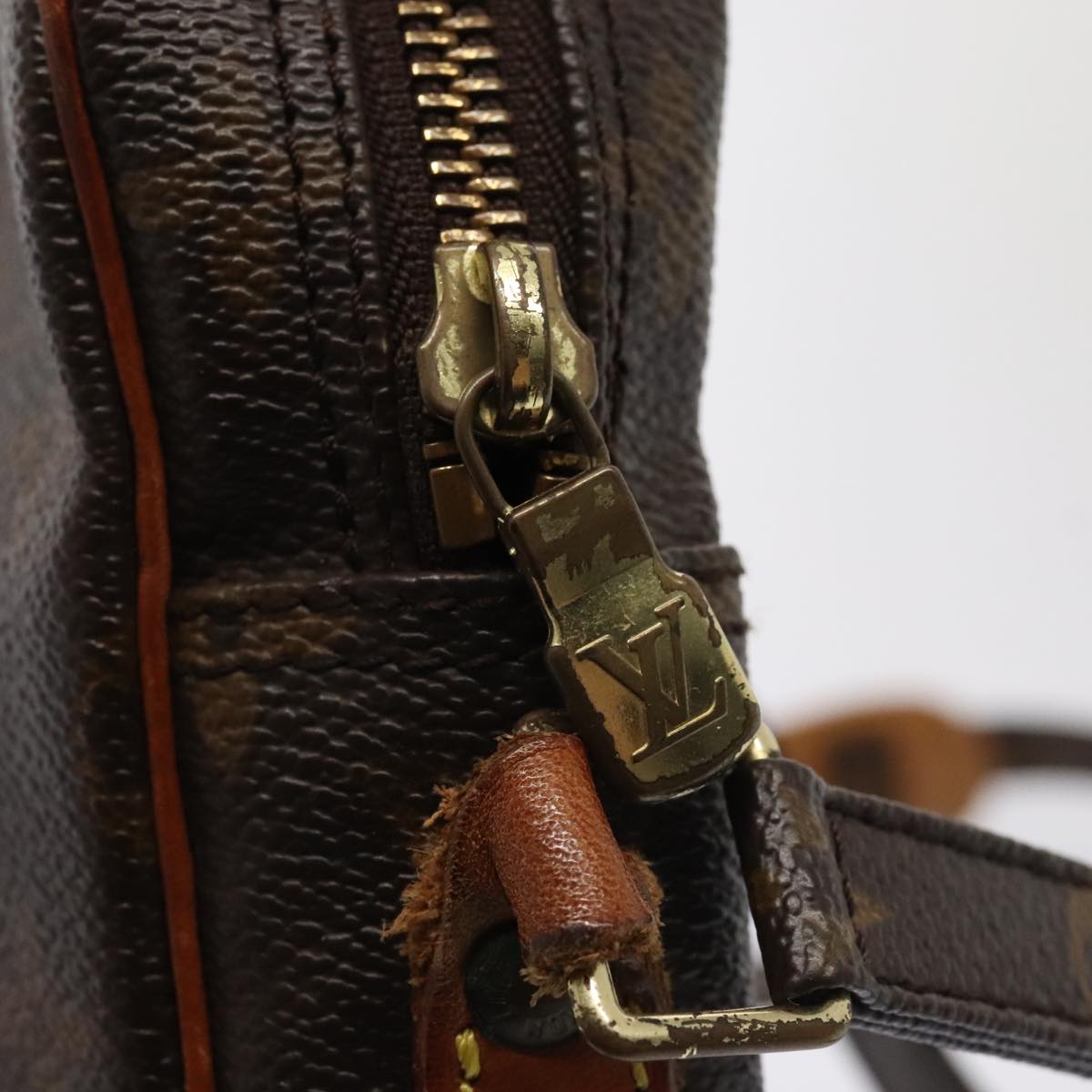 LOUIS VUITTON Monogram Danube Schultertasche