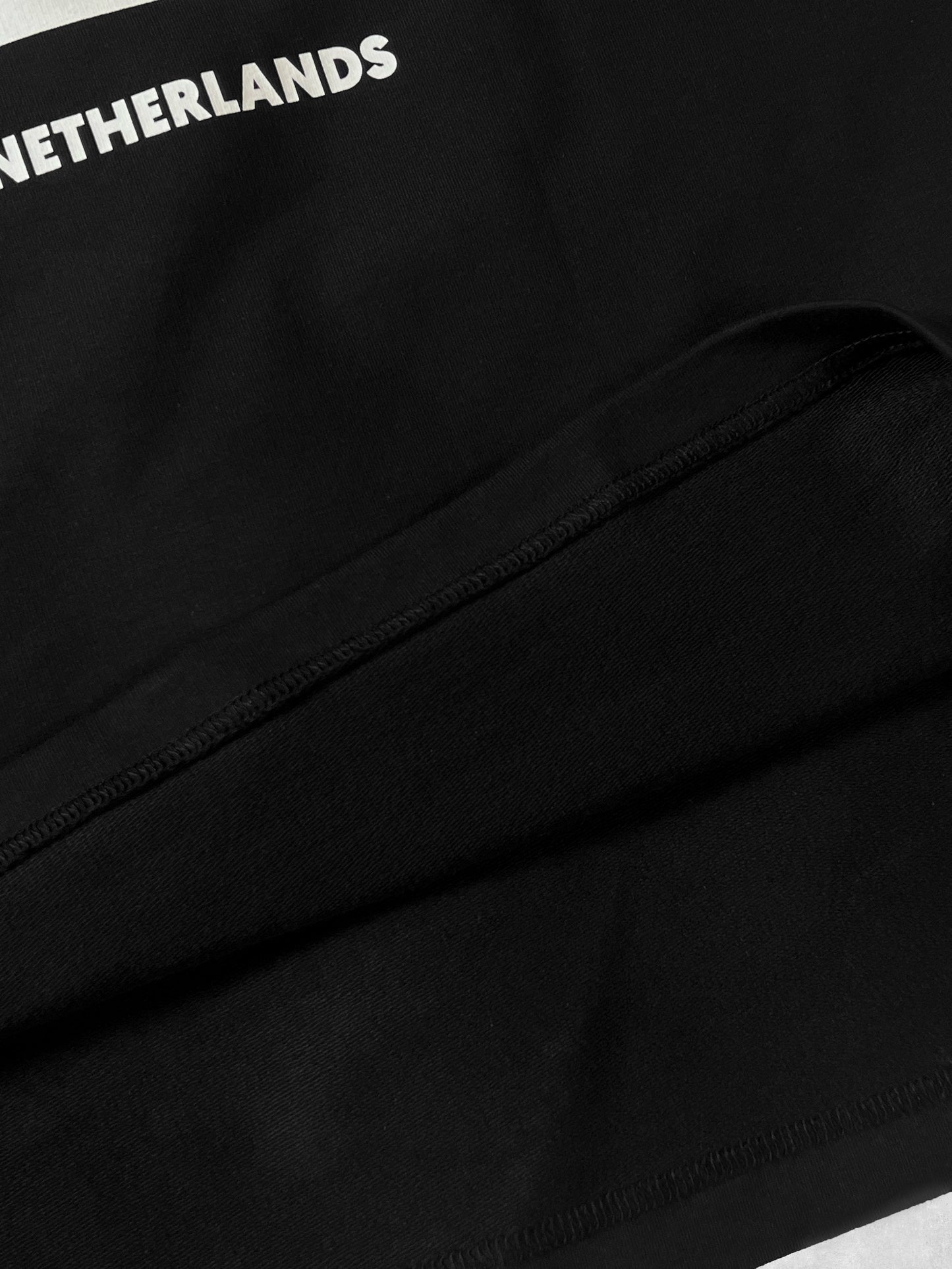 Schwarz/Weißes Manifestation Heavyweight Boxy Statement T-Shirt (hergestellt in NL 🇳🇱)