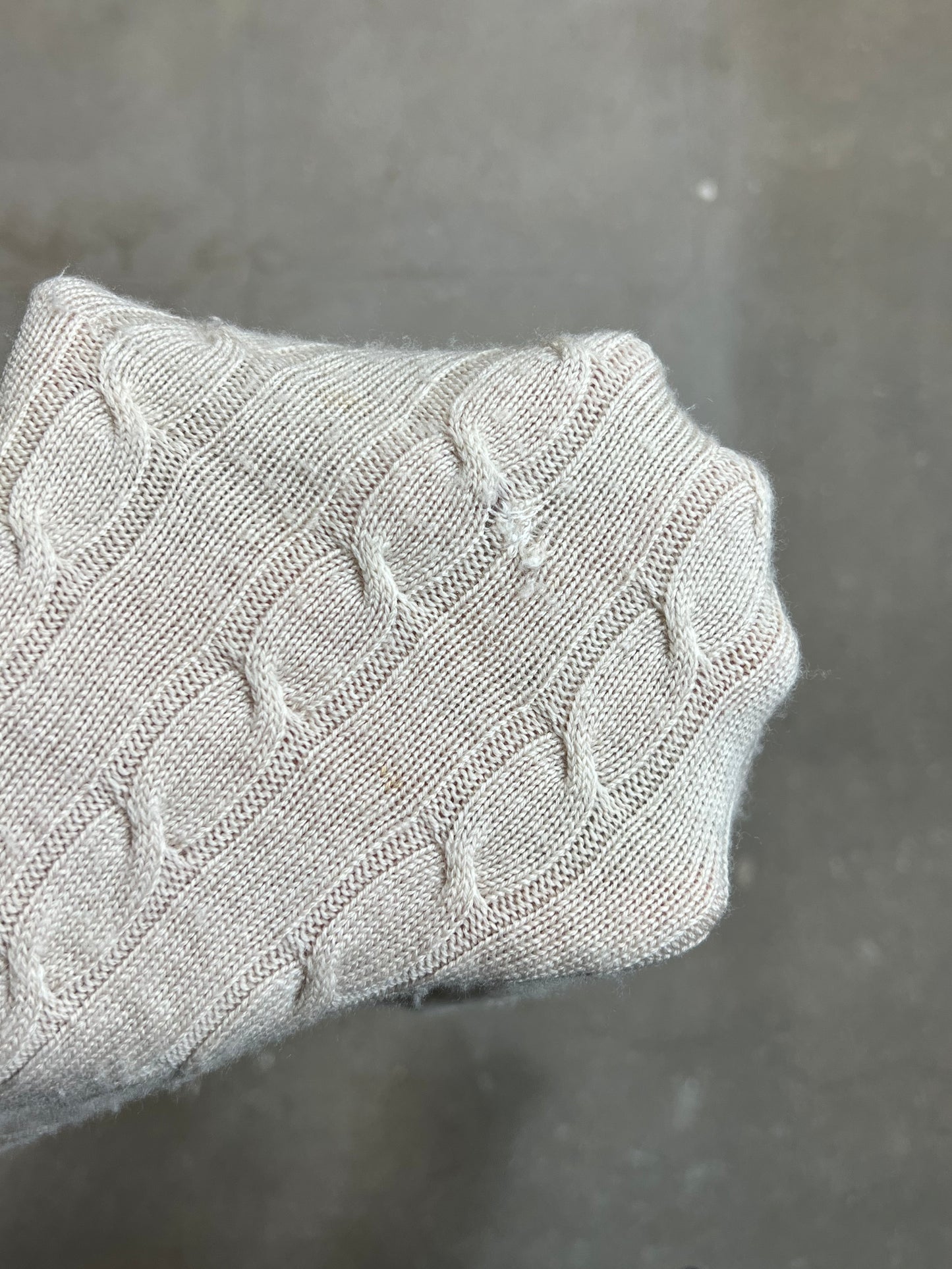 CRÉME/BEIGE VINTAGE LACOSTE LOGO CABLE KNIT (5 / Medium)