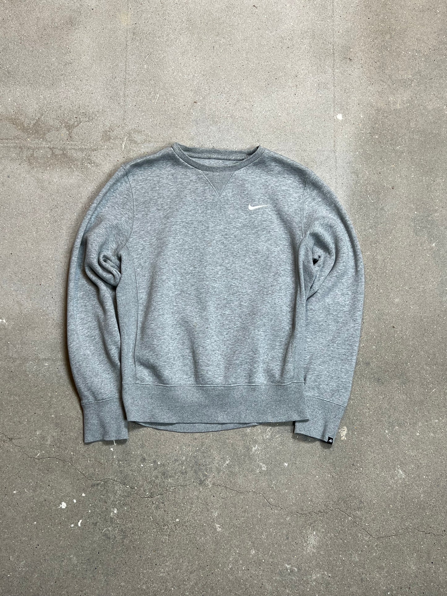 GREY VINTAGE NIKE MINI-SWOOSH SWEATSHIRT (SMALL)