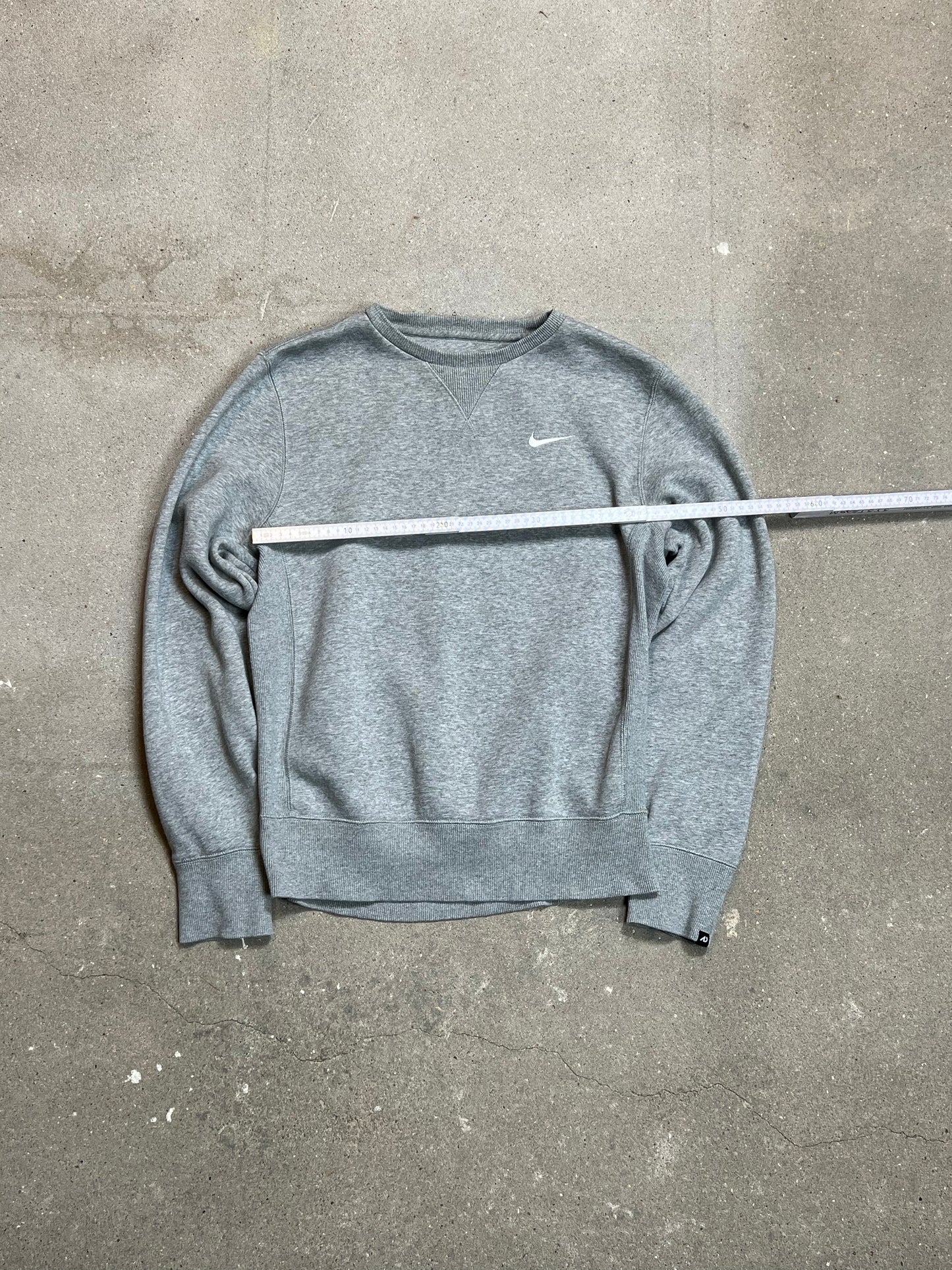 GREY VINTAGE NIKE MINI-SWOOSH SWEATSHIRT (SMALL)
