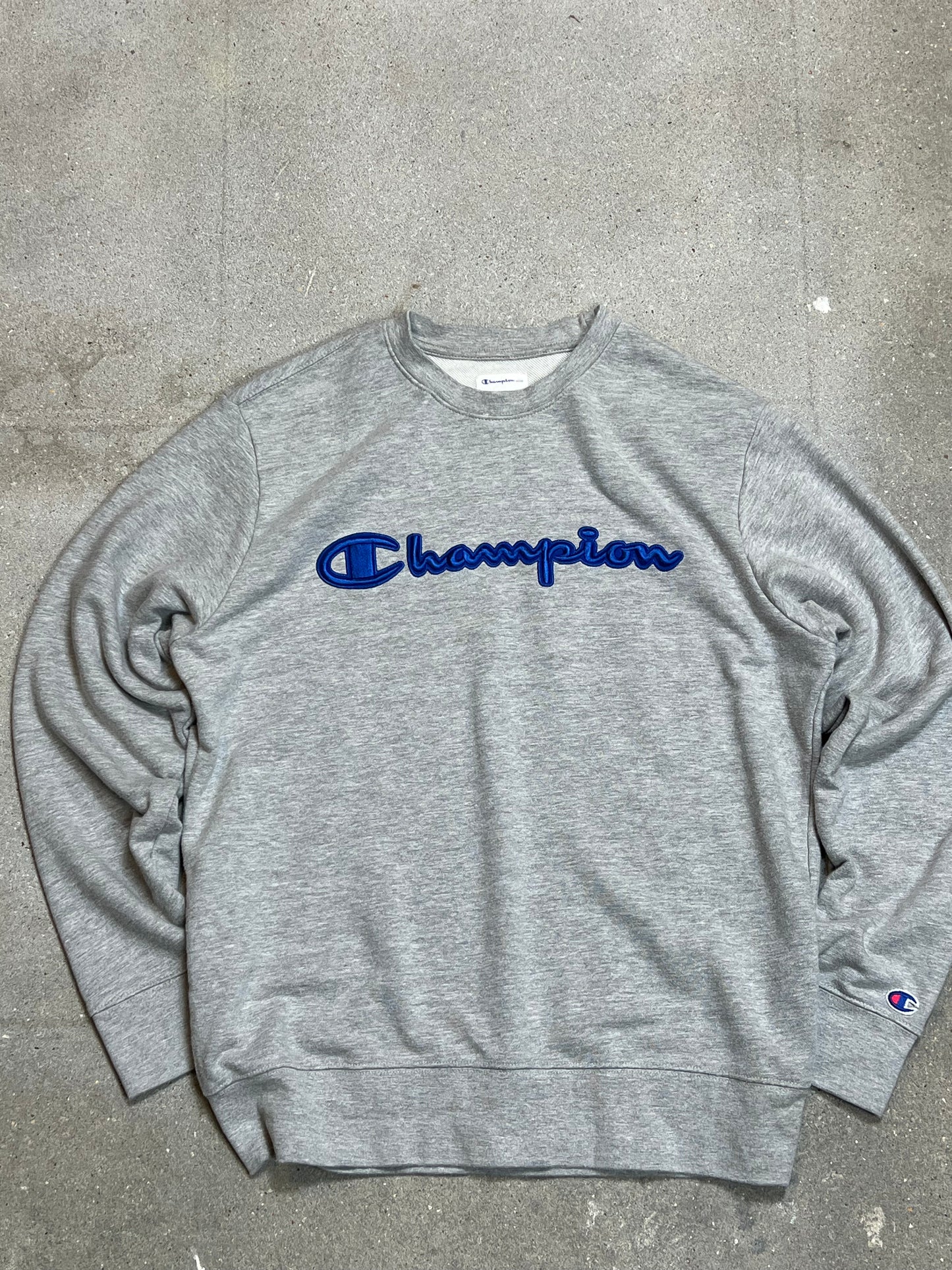 GREY VINTAGE CHAMPION SPELLOUT SWEATSHIRT (Medium)