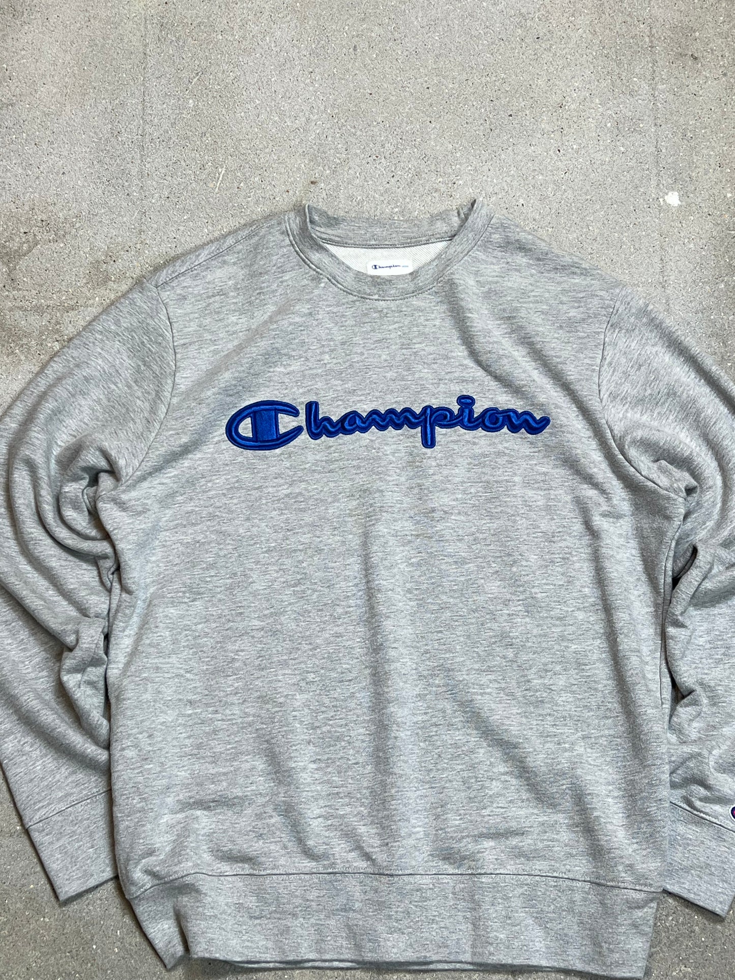 GREY VINTAGE CHAMPION SPELLOUT SWEATSHIRT (Medium)