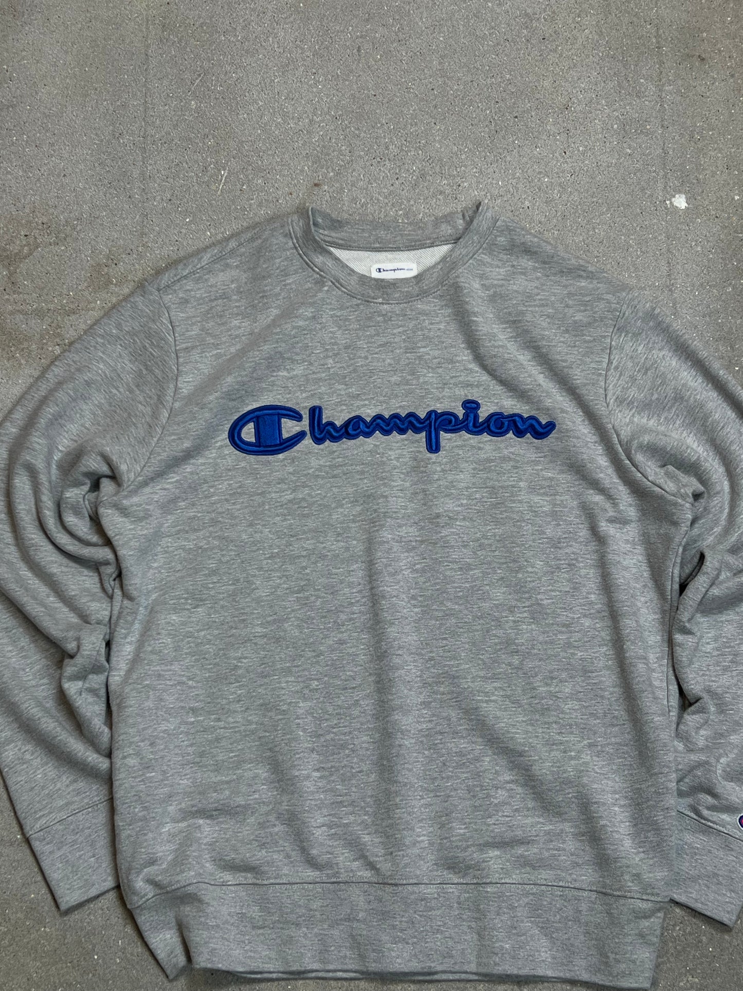 GREY VINTAGE CHAMPION SPELLOUT SWEATSHIRT (Medium)