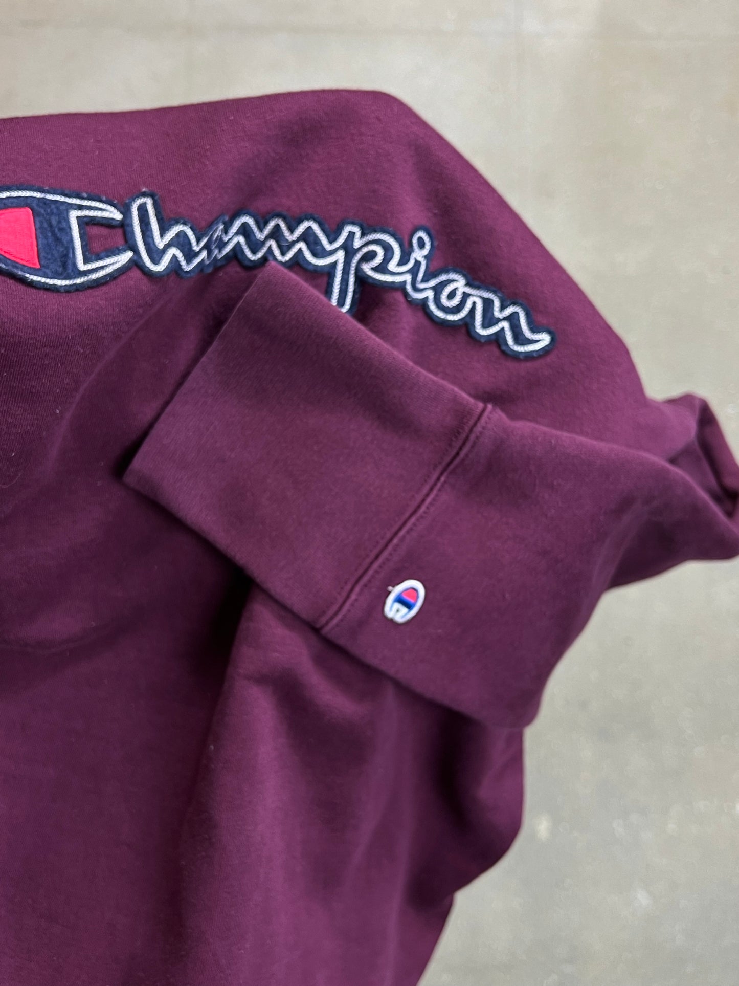BURGUNDER VINTAGE CHAMPION SPELLOUT SWEATSHIRT (XL)