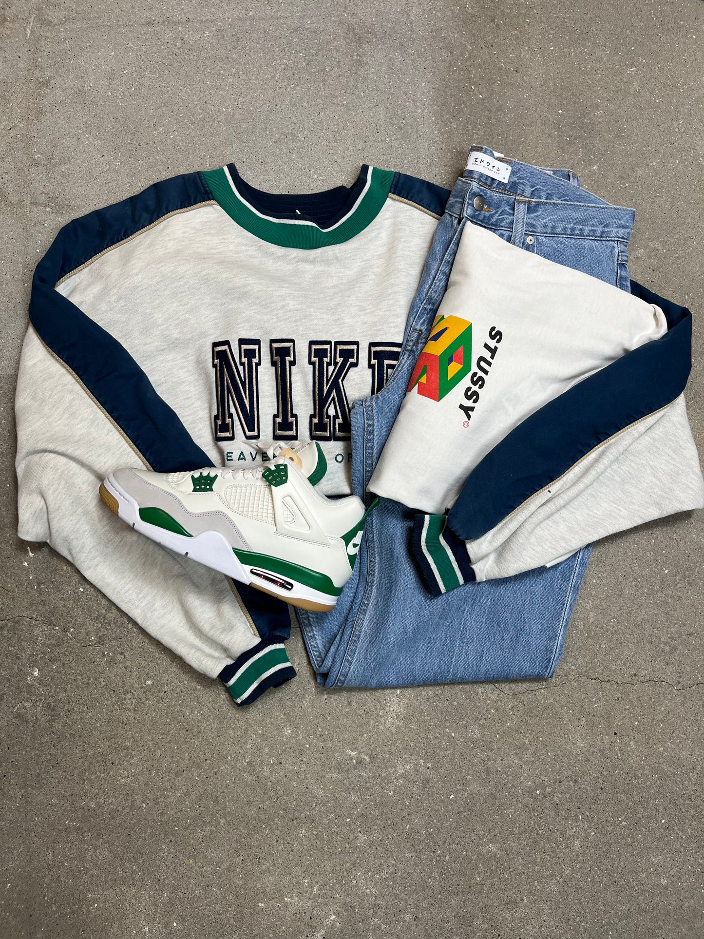 Rare 1980s Nike Spellout Beaverton Oregon Logo Sweatshirt (Made in USA) (XL)