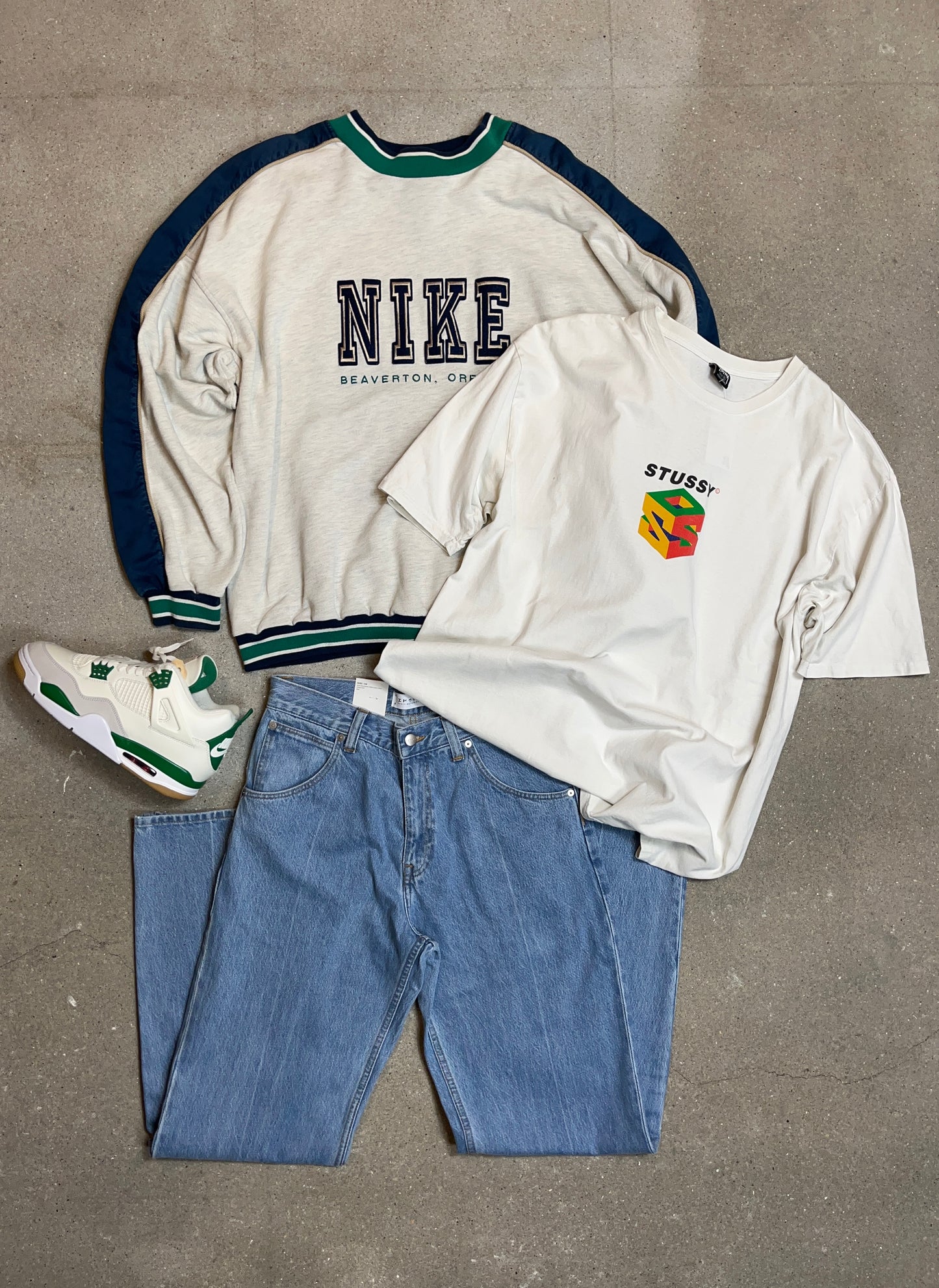 NAVYGRAUES VINTAGE STÜSSY REWORK SWEATSHIRT (XL)