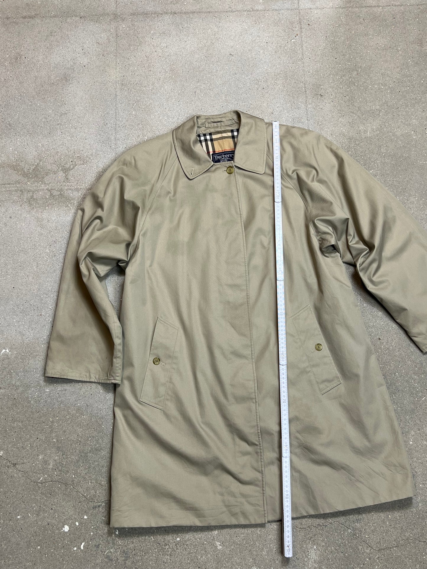 KHAKI VINTAGE BURBERRY COAT (Medium)
