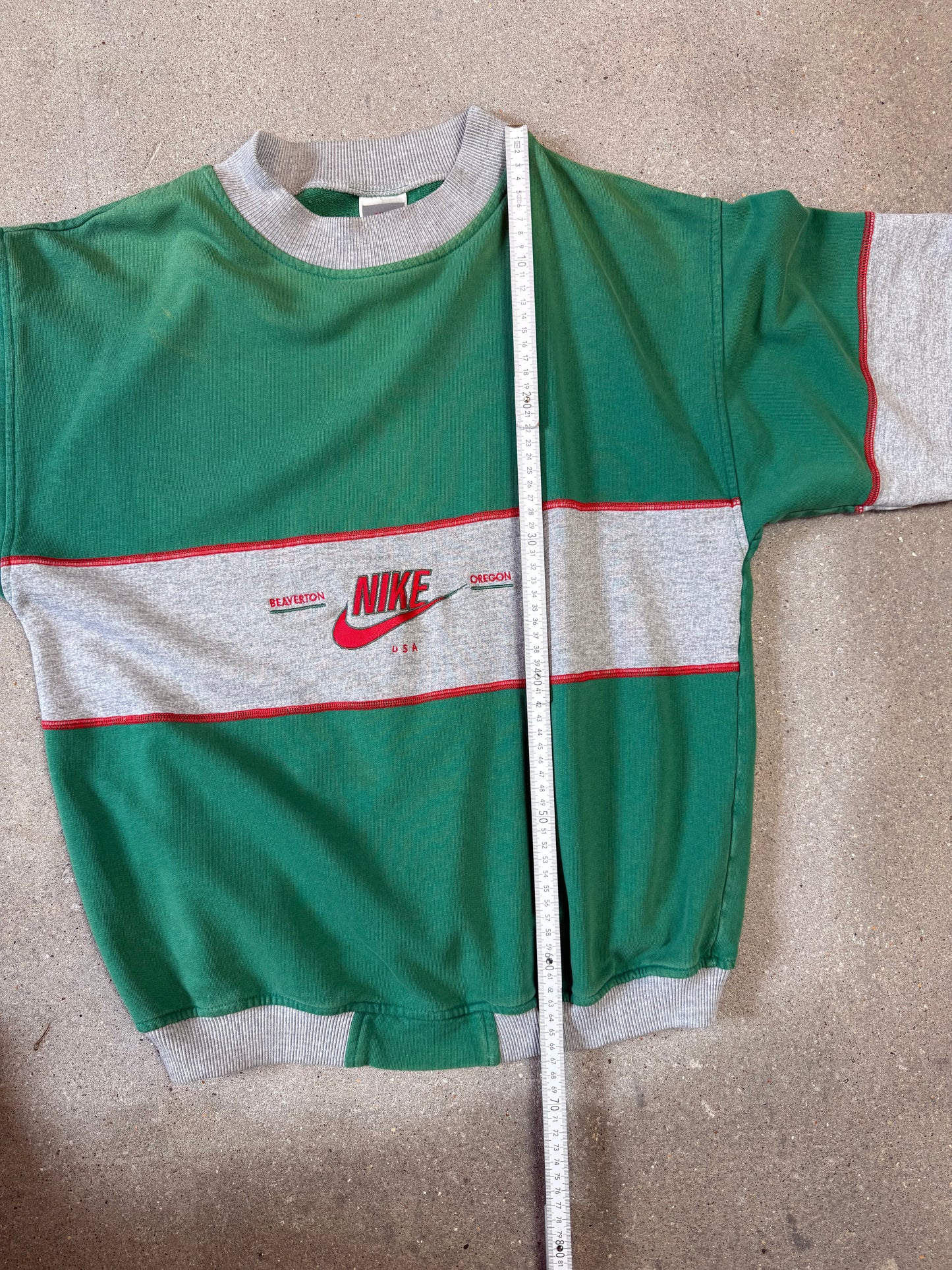 MARINEBLAUE VINTAGE-NIKE-JACKE (KLEIN)