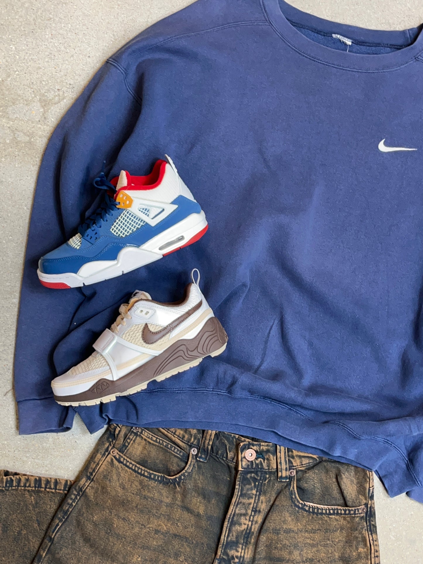Faded Navy Rare 1990s Nike Faded Logo Sweatshirt (Made in USA) (XL)