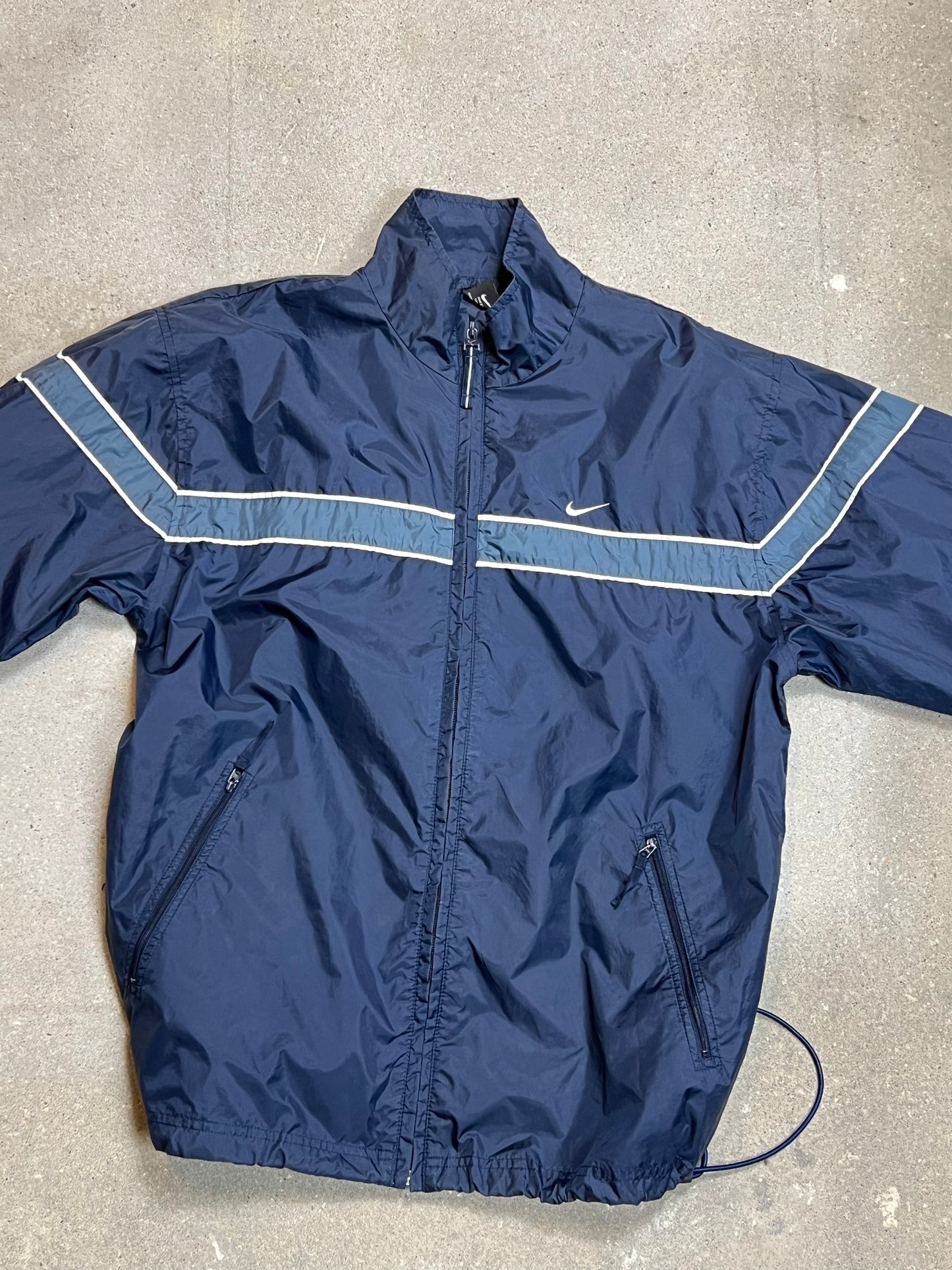 MARINEBLAUE VINTAGE-NIKE-JACKE (KLEIN)