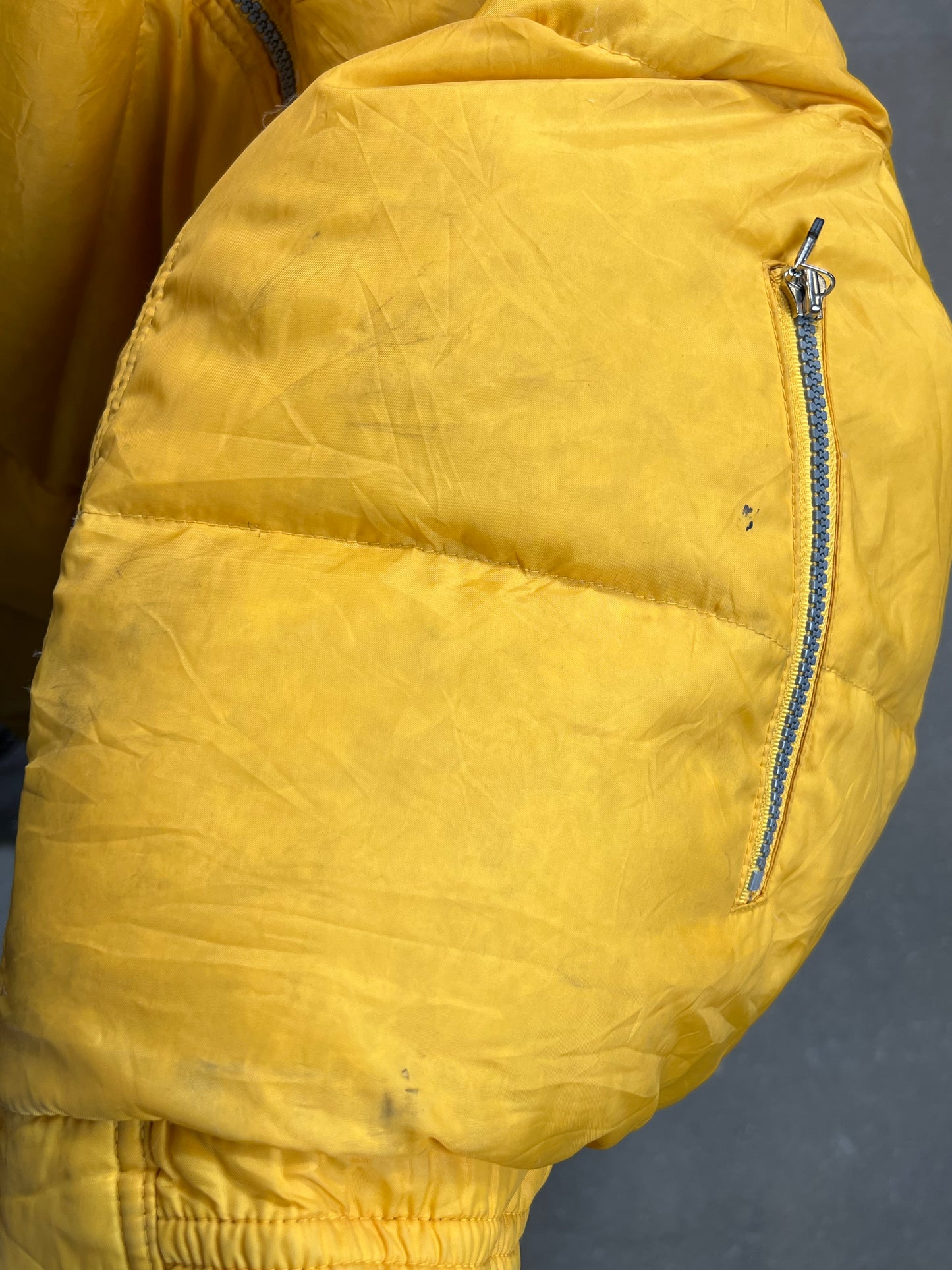 MARINEBLAUE VINTAGE-WENDEDAUNEN-PUFFERJACKE VON NIKE (GROSS)