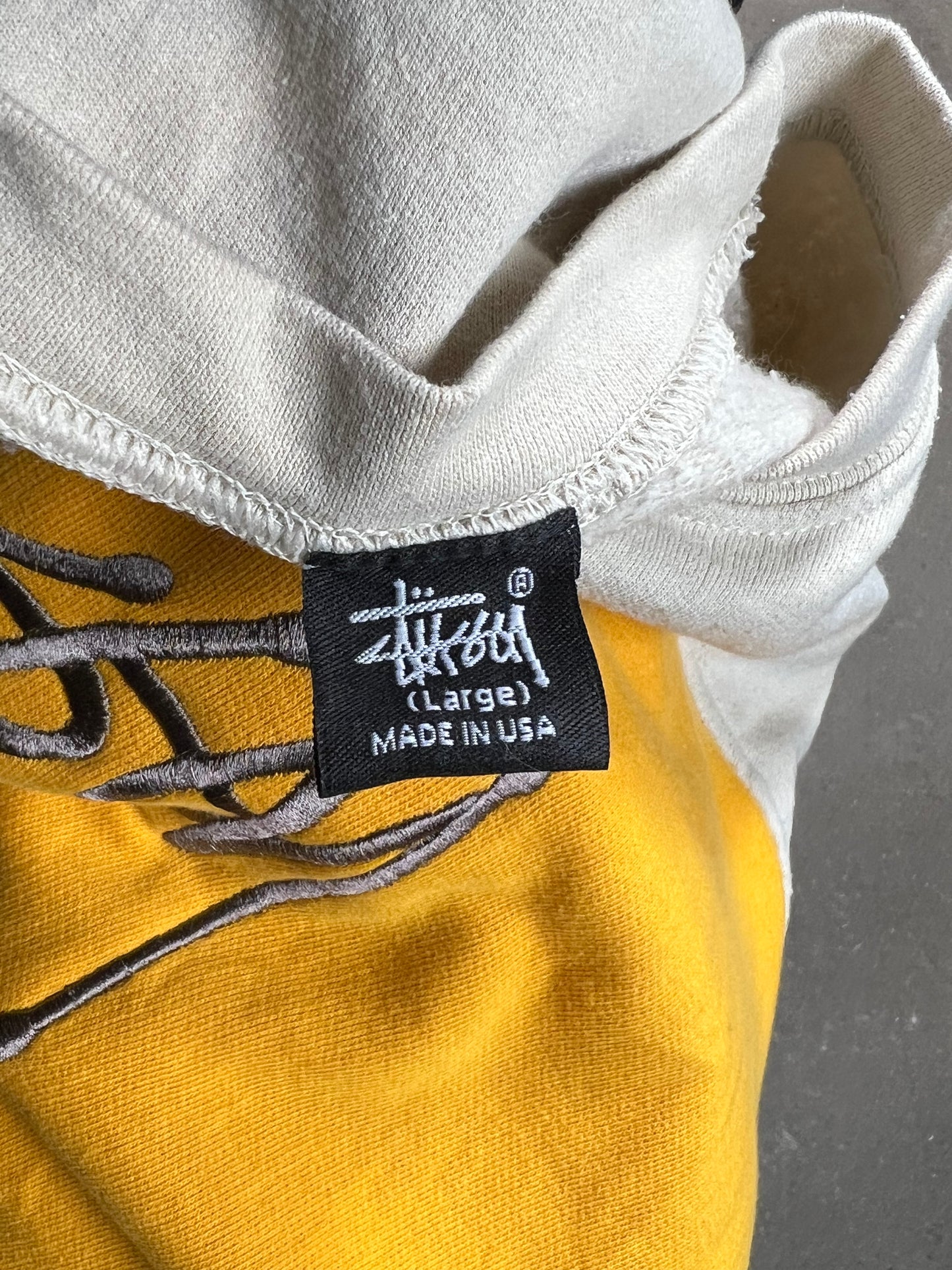 STUSSY VINTAGE RENEWED UPCYCLED SWEATSHIRT (XL)