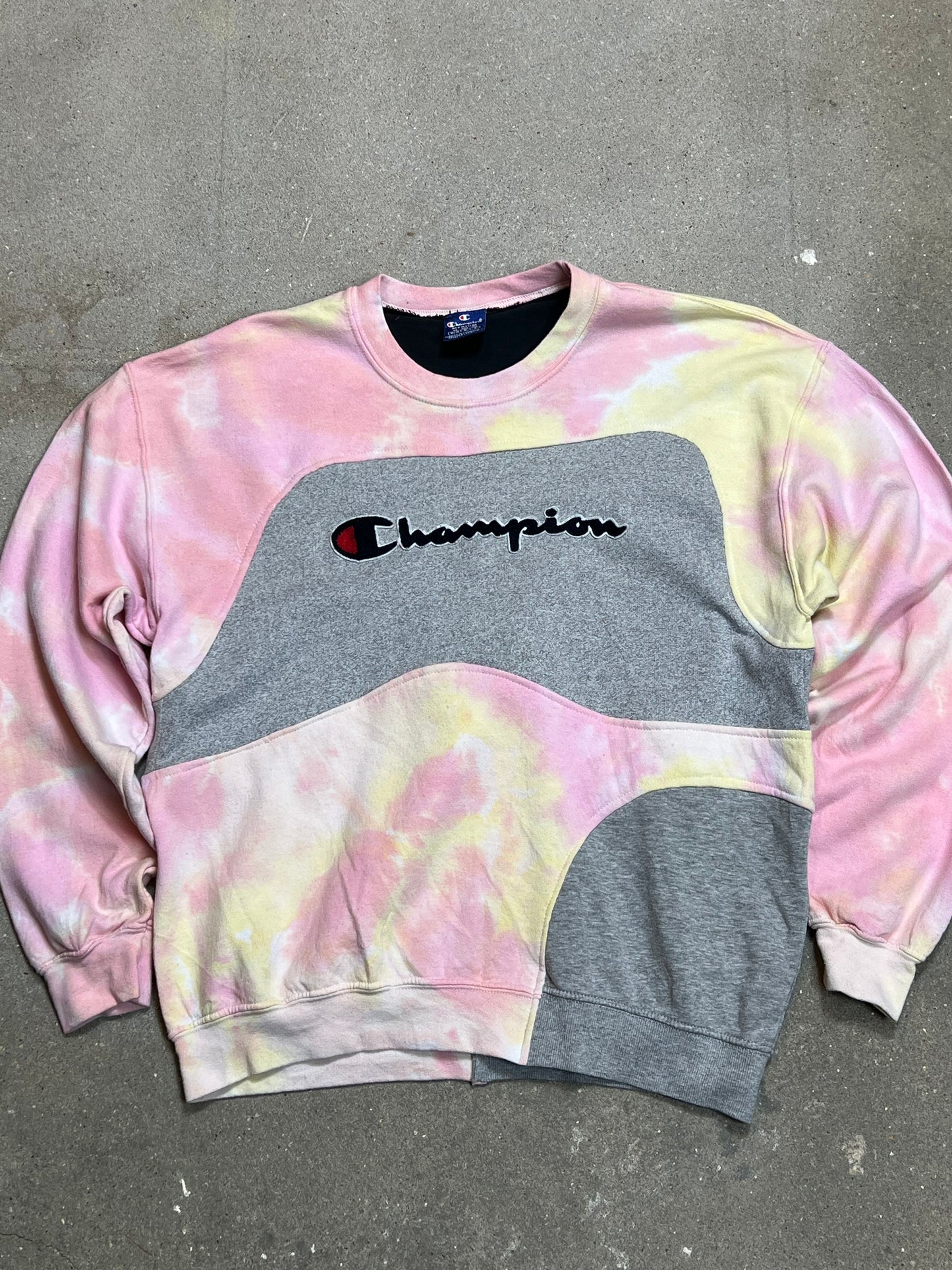CHAMPION SPELL OUT RENEWED UPCYCLED SWEATSHIRT (LARGE)