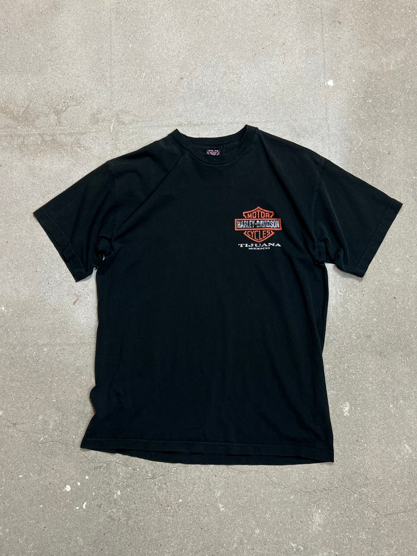 VERFASSENES SCHWARZES HARLEY DAVIDSON TIJUANA MEXICO T-Shirt „LEGENDS ARE FOREVER“ (GROSS)