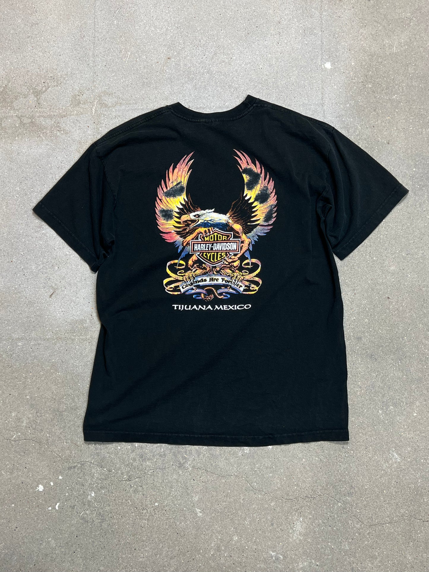 VERFASSENES SCHWARZES HARLEY DAVIDSON TIJUANA MEXICO T-Shirt „LEGENDS ARE FOREVER“ (GROSS)