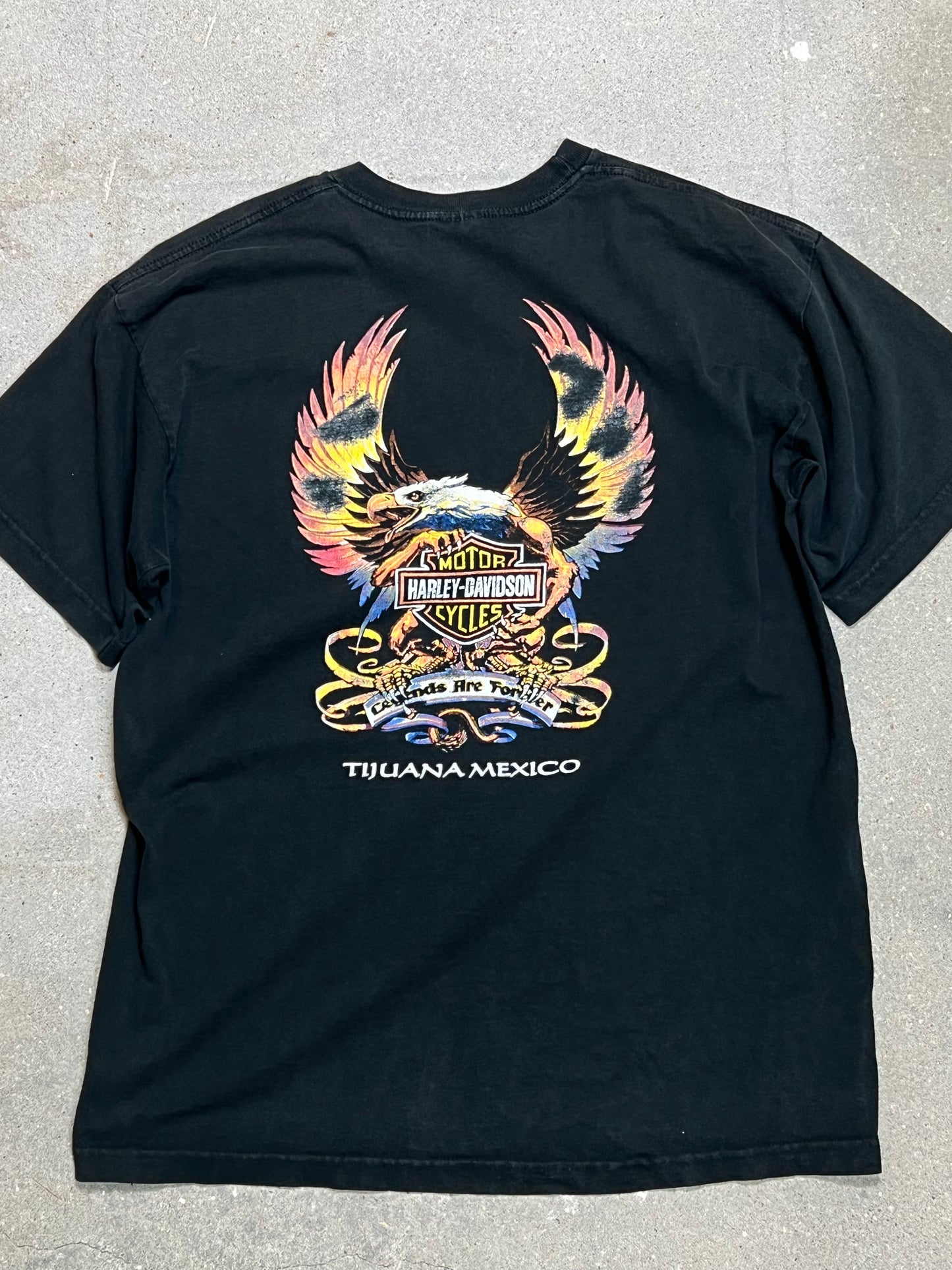 VERFASSENES SCHWARZES HARLEY DAVIDSON TIJUANA MEXICO T-Shirt „LEGENDS ARE FOREVER“ (GROSS)
