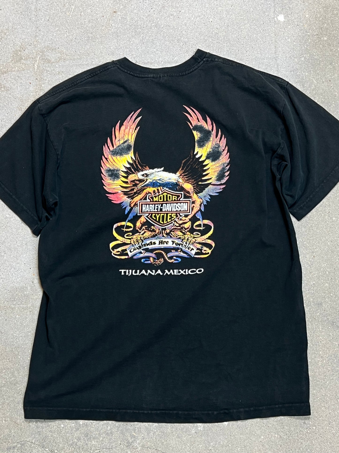 VERFASSENES SCHWARZES HARLEY DAVIDSON TIJUANA MEXICO T-Shirt „LEGENDS ARE FOREVER“ (GROSS)