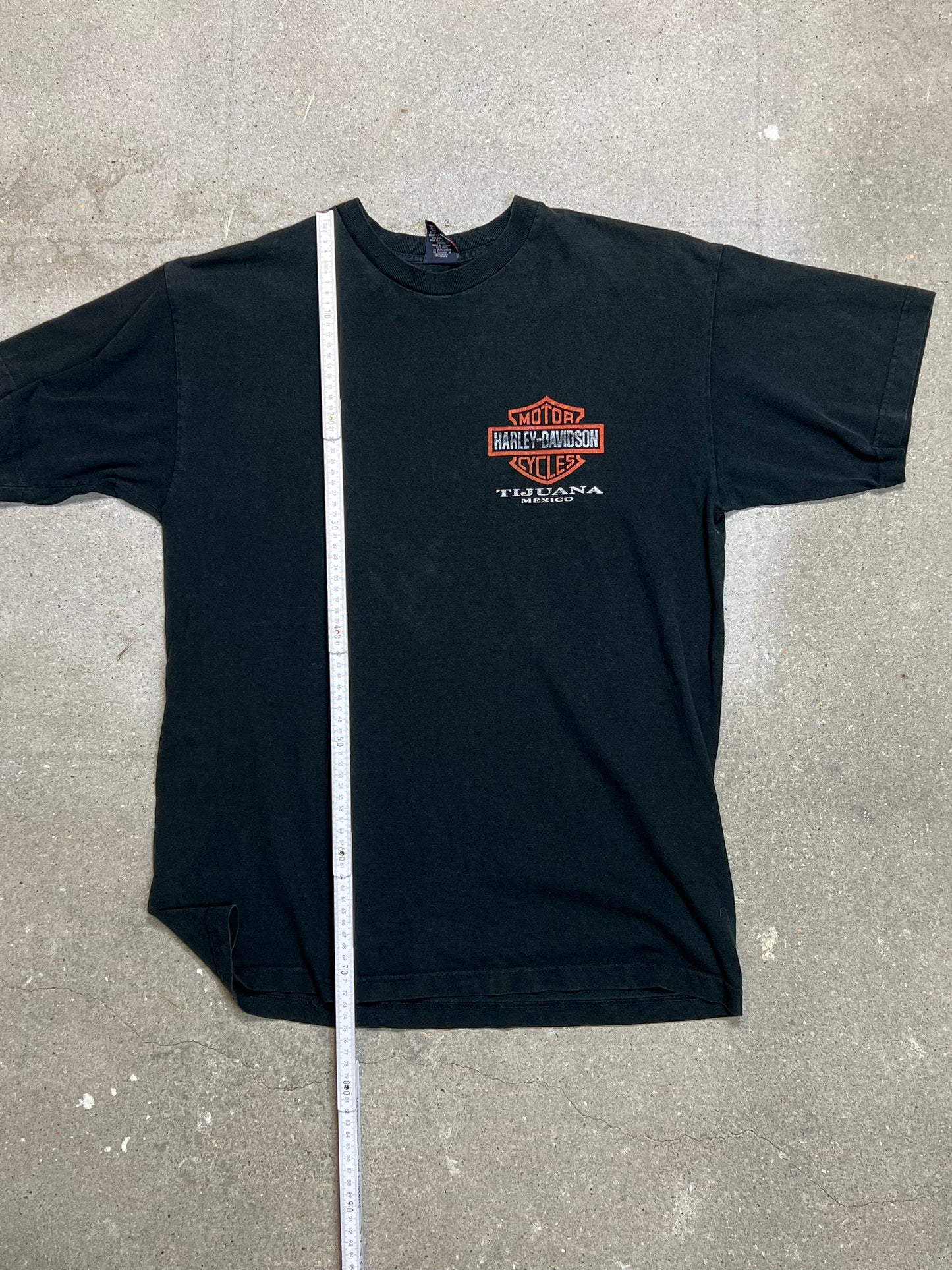 VERFASSENES SCHWARZES HARLEY DAVIDSON TIJUANA MEXICO T-Shirt „LEGENDS ARE FOREVER“ (GROSS)