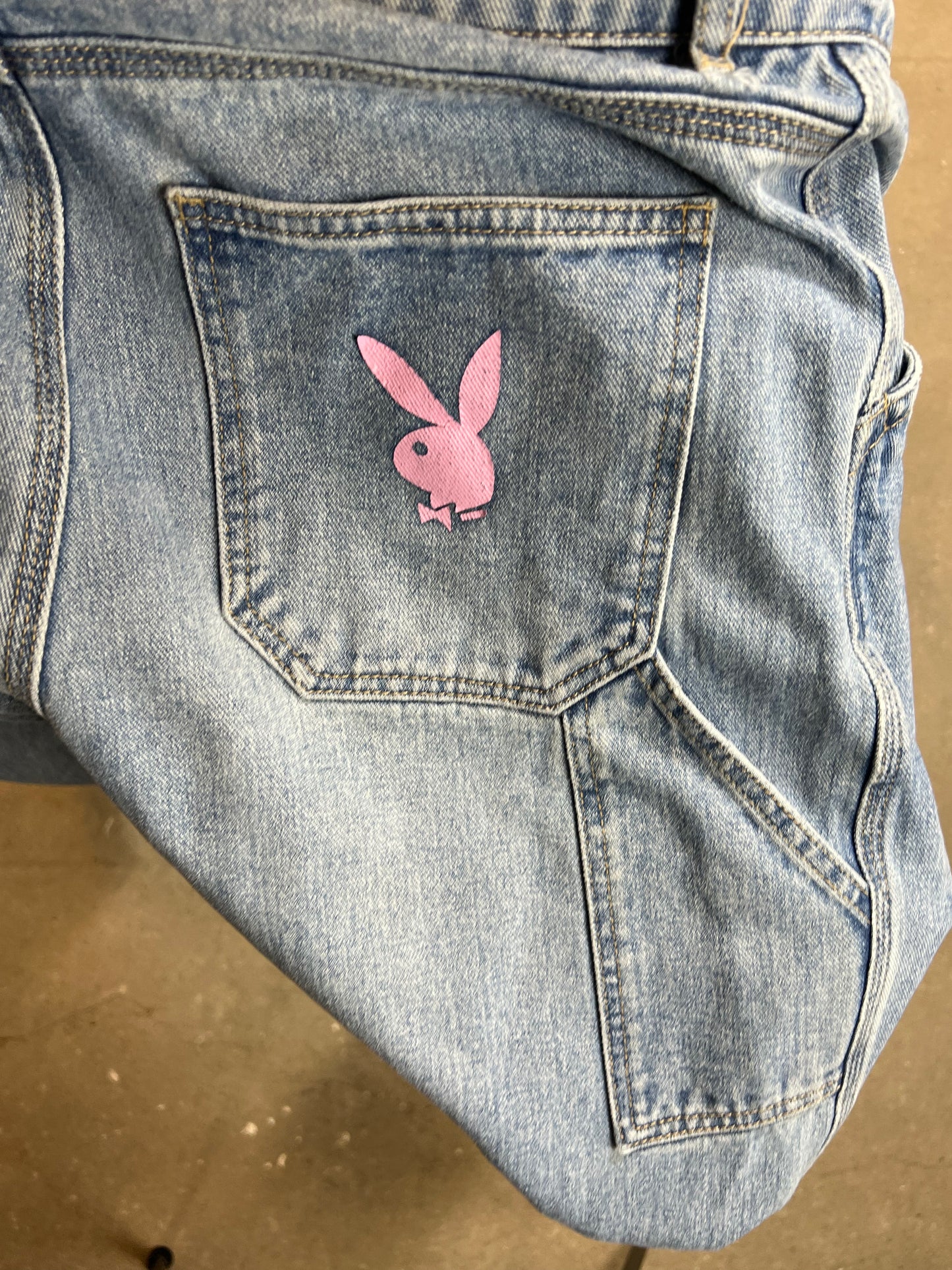 PLAYBOY BUNNY LIGHT WASH DENIM CARPENTER WORKER JEANS (size 3/ W27"L32")