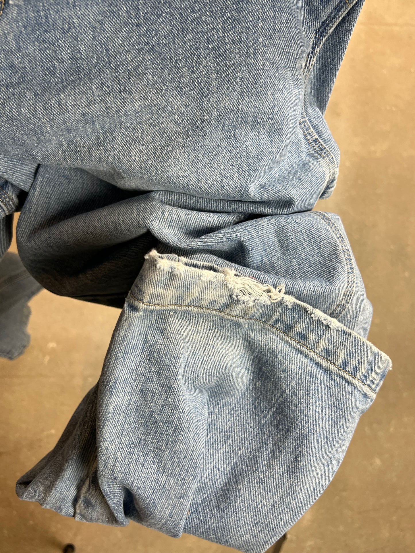 PLAYBOY BUNNY LIGHT WASH DENIM CARPENTER WORKER JEANS (size 3/ W27"L32")