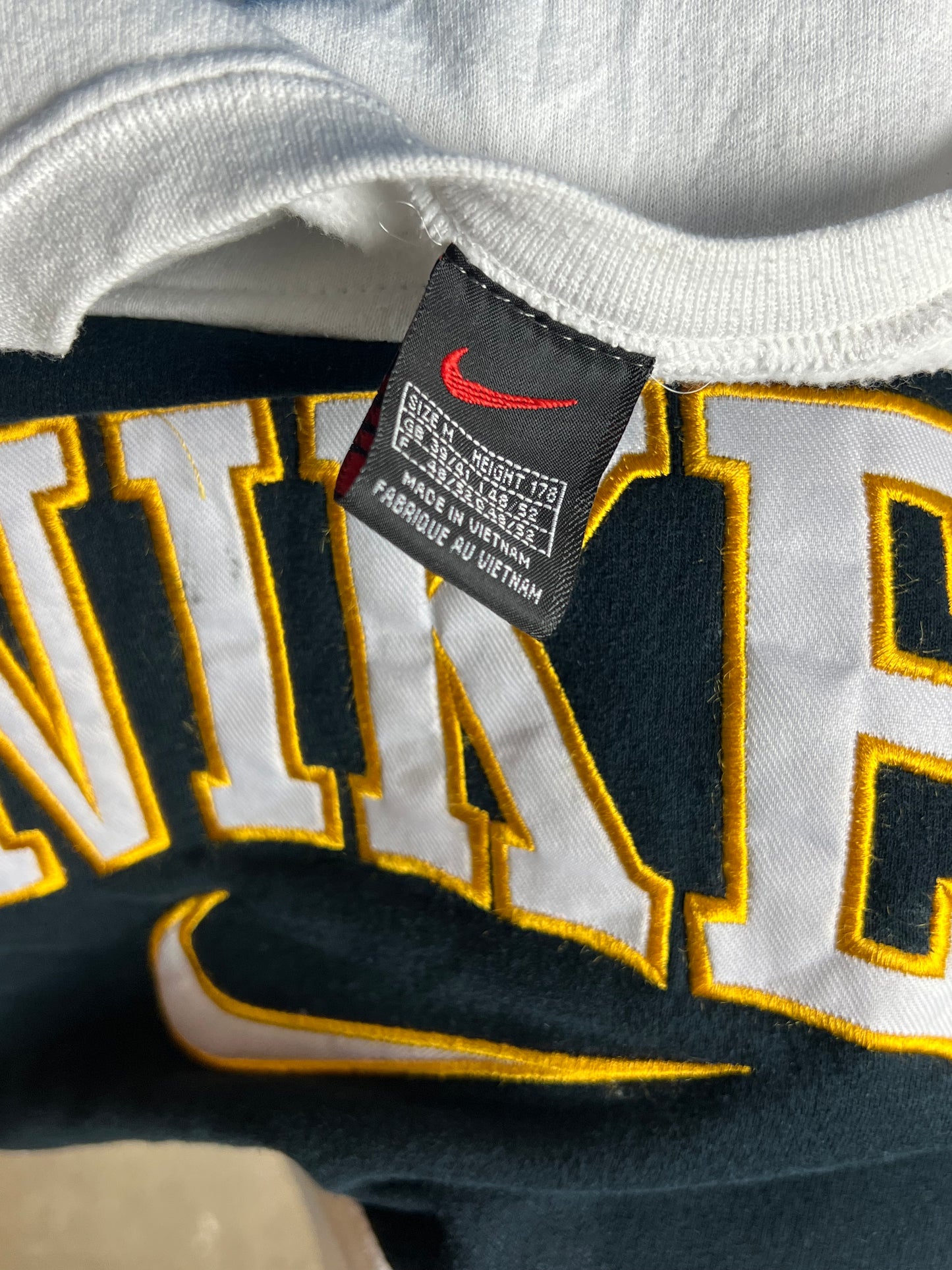 BLACK WHITE VINTAGE NIKE SPELLOUT RENEWED UPCYCLED SWEATSHIRT (MEDIUM)