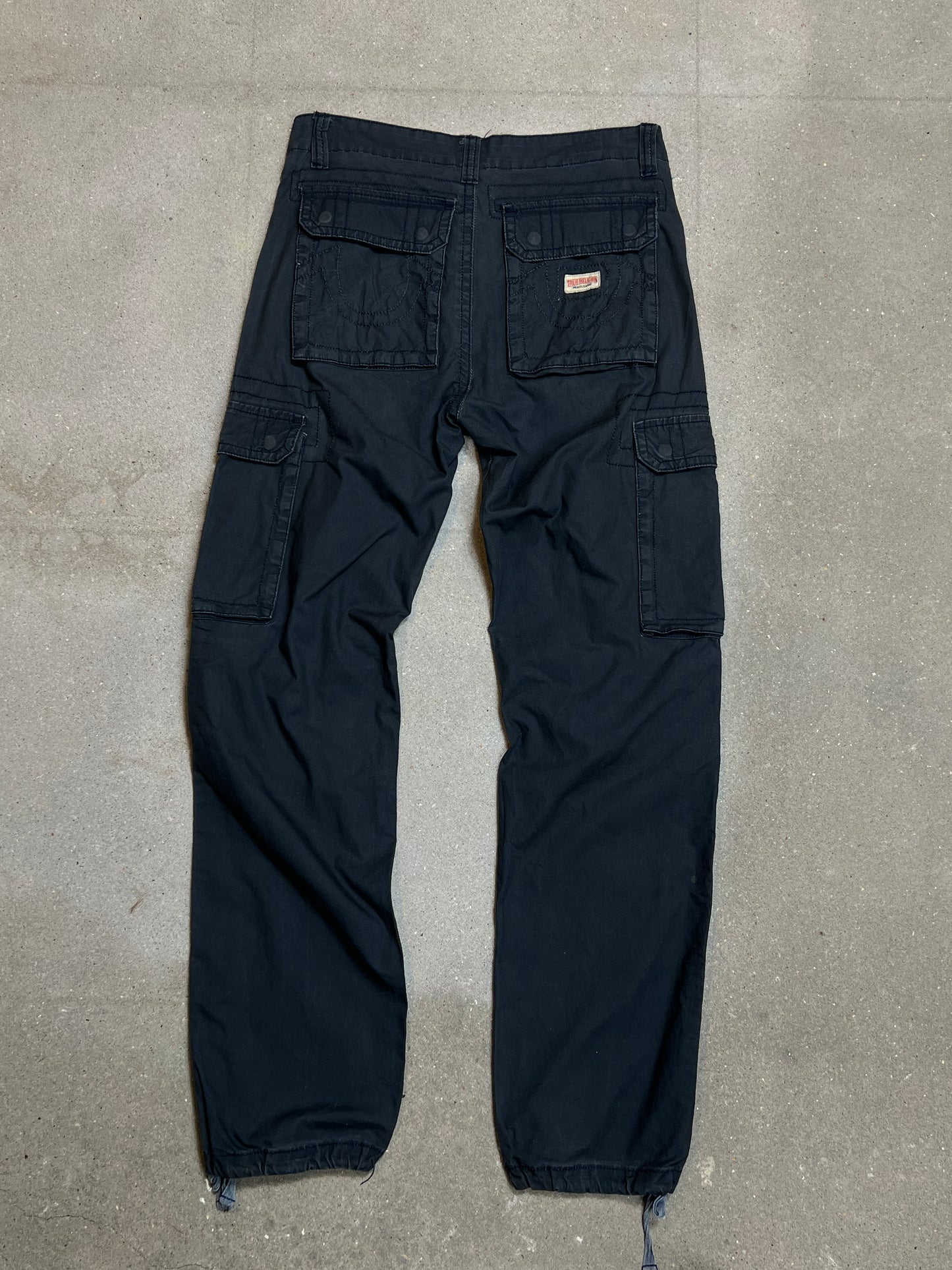WASHED BLACK VINTAGE TRUE RELIGION CARGO PANTS (W31"L32")