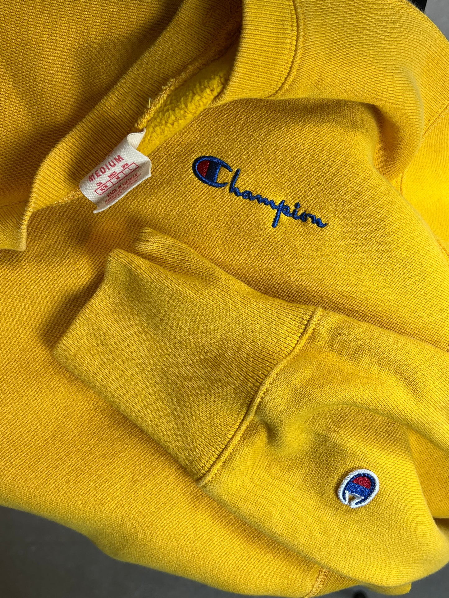 MANGO YELLOW 90s VINTAGE CHAMPION REVERSE WEAVE SWEATSHIRT (MEDIUM)