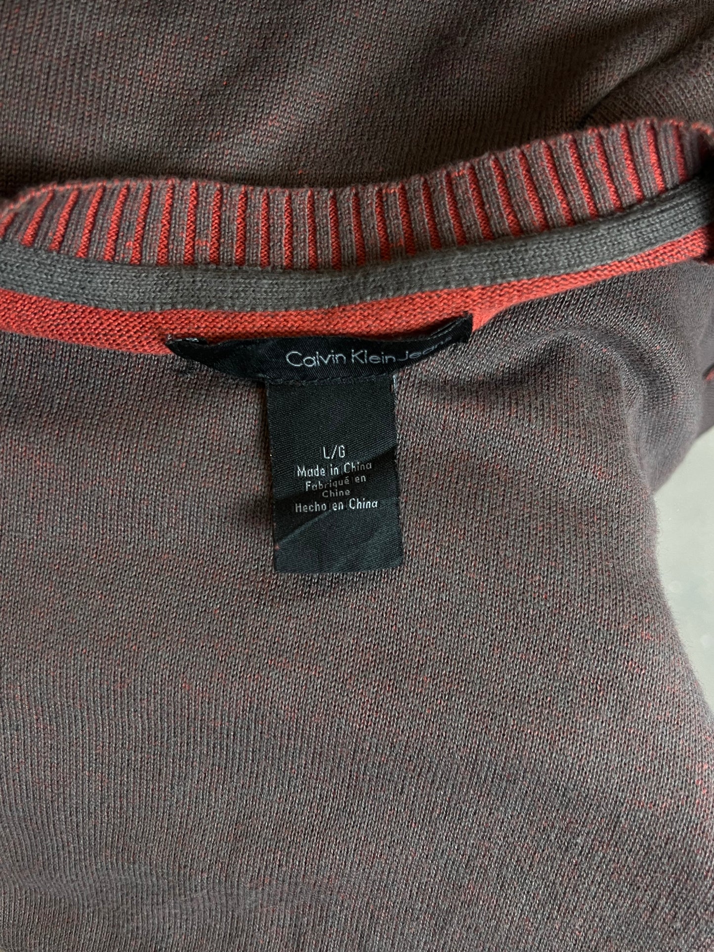 VINTAGE 90s CALVIN KLEIN V-NECK KNIT (LARGE)