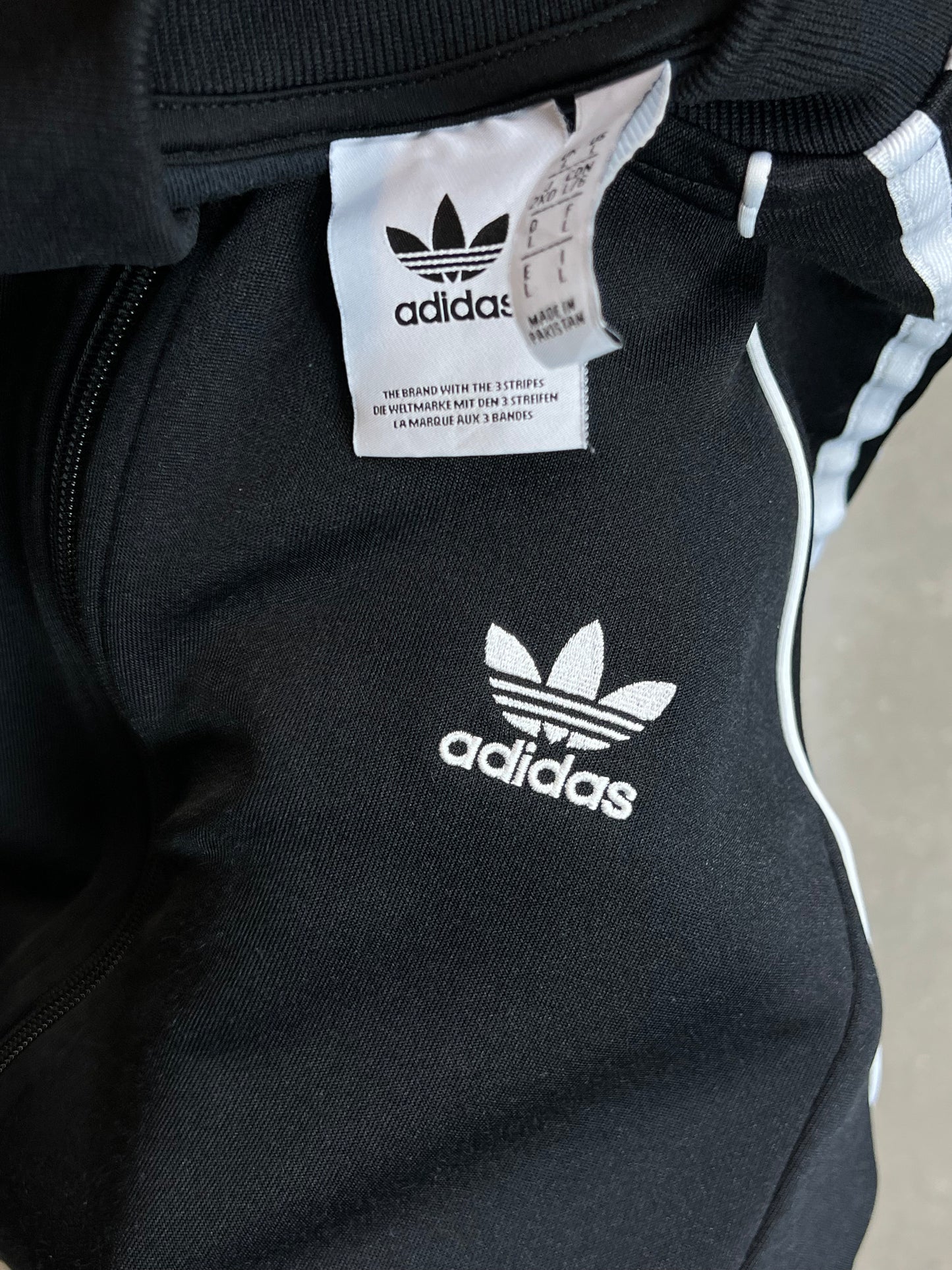BLACK VINTAGE ADIDAS ZIP TRACK JACKET (XL)