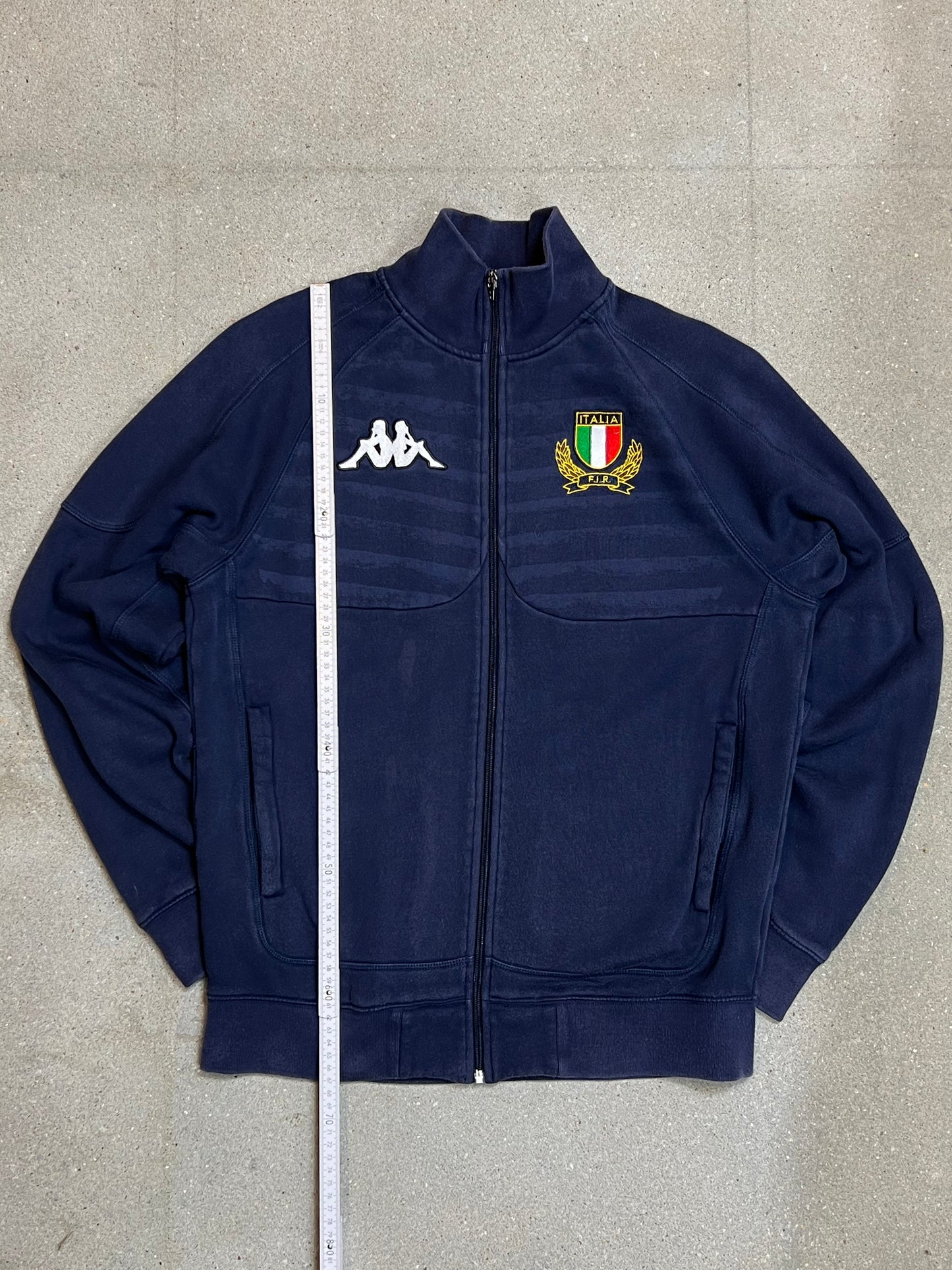 MARINEBLAUES VINTAGE-SWEATSHIRT MIT FIRNENEMBLEM VON KAPPA ITALIA (GROß)