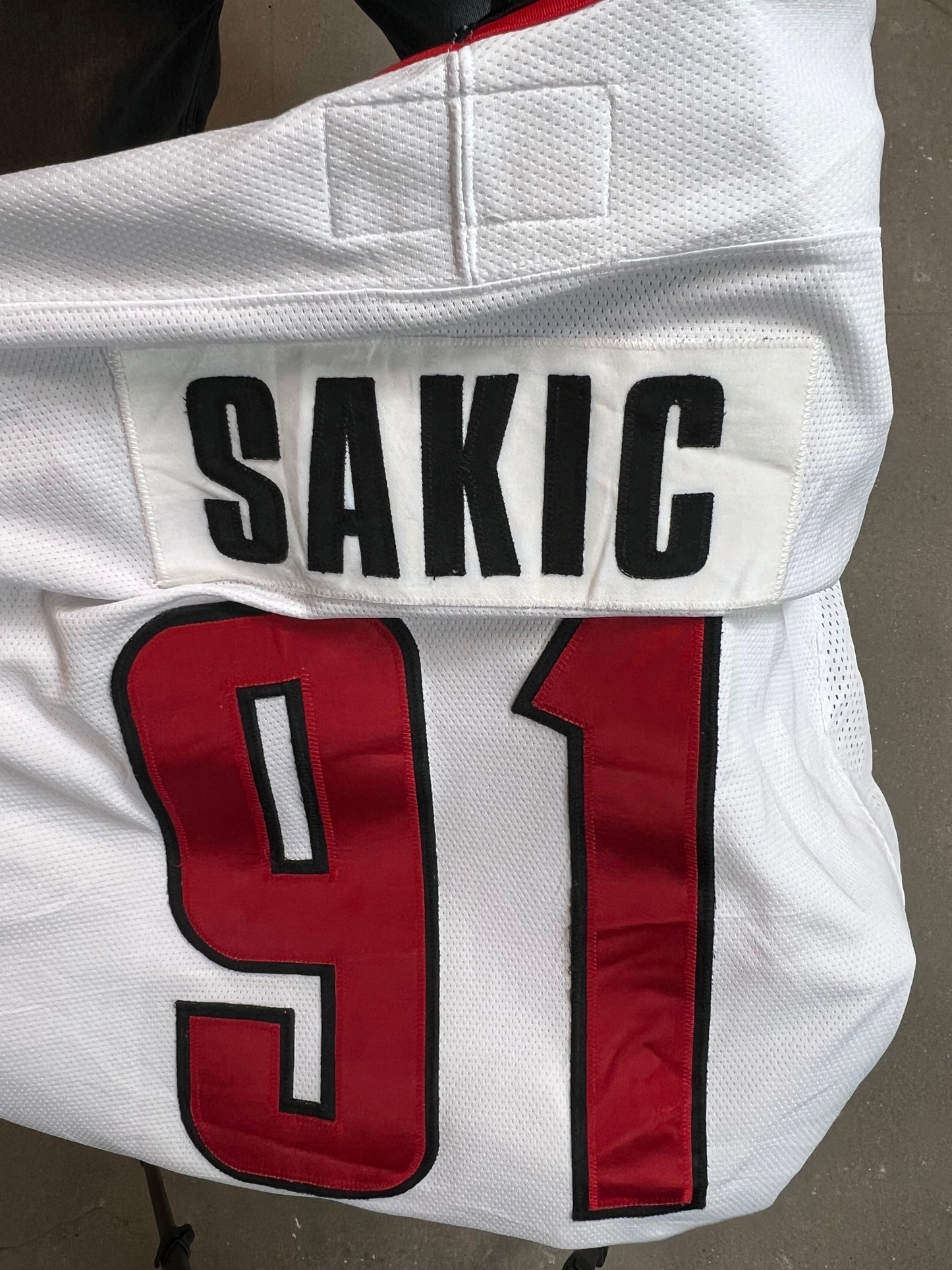 RARE VINTAGE TEAM NIKE x 2002 OLYMPICS TEAM CANDA JOE SAKIC 91 ICE HOCKEY JERSEY (JOE MADE THE GOLD MEDAL GOAL VS USA) (XLARGE)