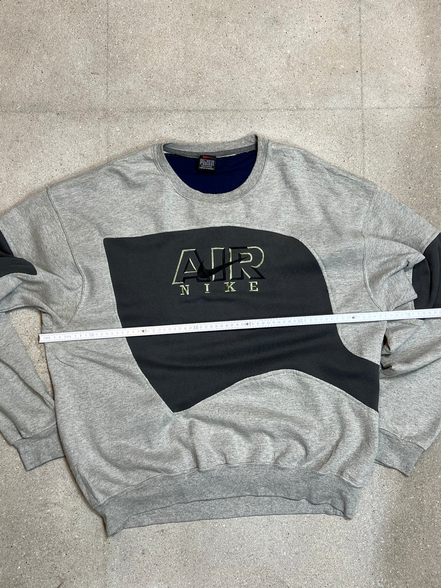 GRAUES VINTAGE-SWEATSHIRT NIKE AIR SPELLOUT REWORK (XXL)