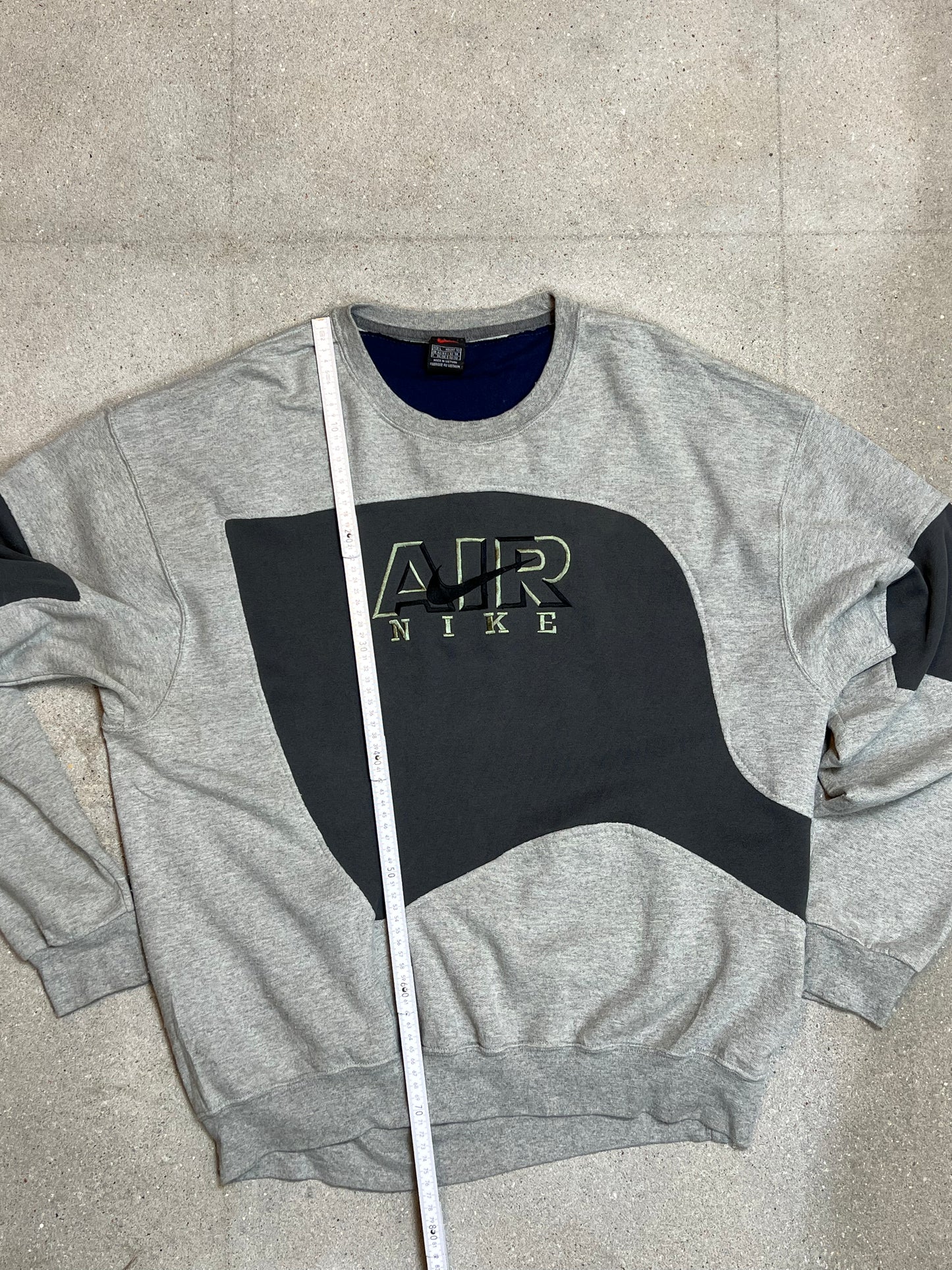 GRAUES VINTAGE-SWEATSHIRT NIKE AIR SPELLOUT REWORK (XXL)