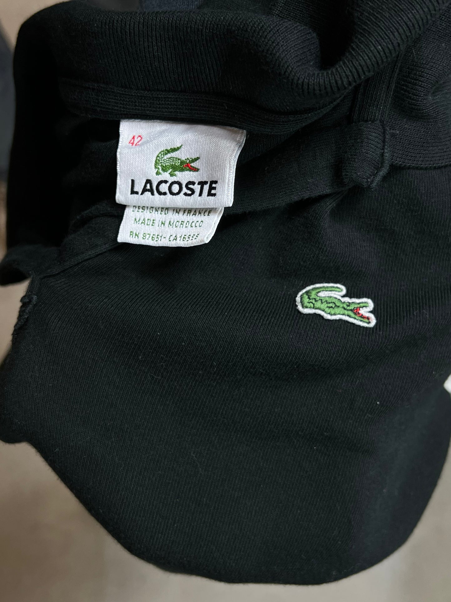 BLACK VINTAGE LACOSTE LOGO GOLF PIQUE POLO 3/4 SLEEVE (42 / XS )