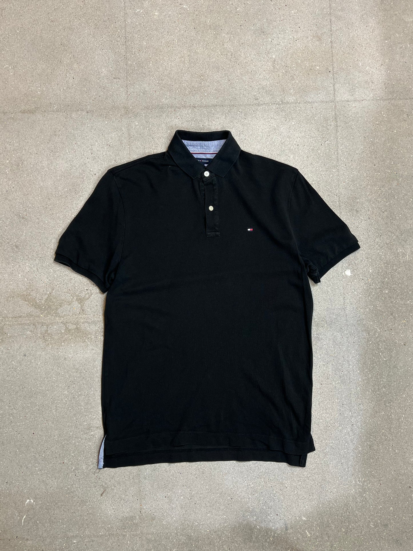 BLACK VINTAGE TOMMY HILFIGER PIQUE POLO (SMALL)