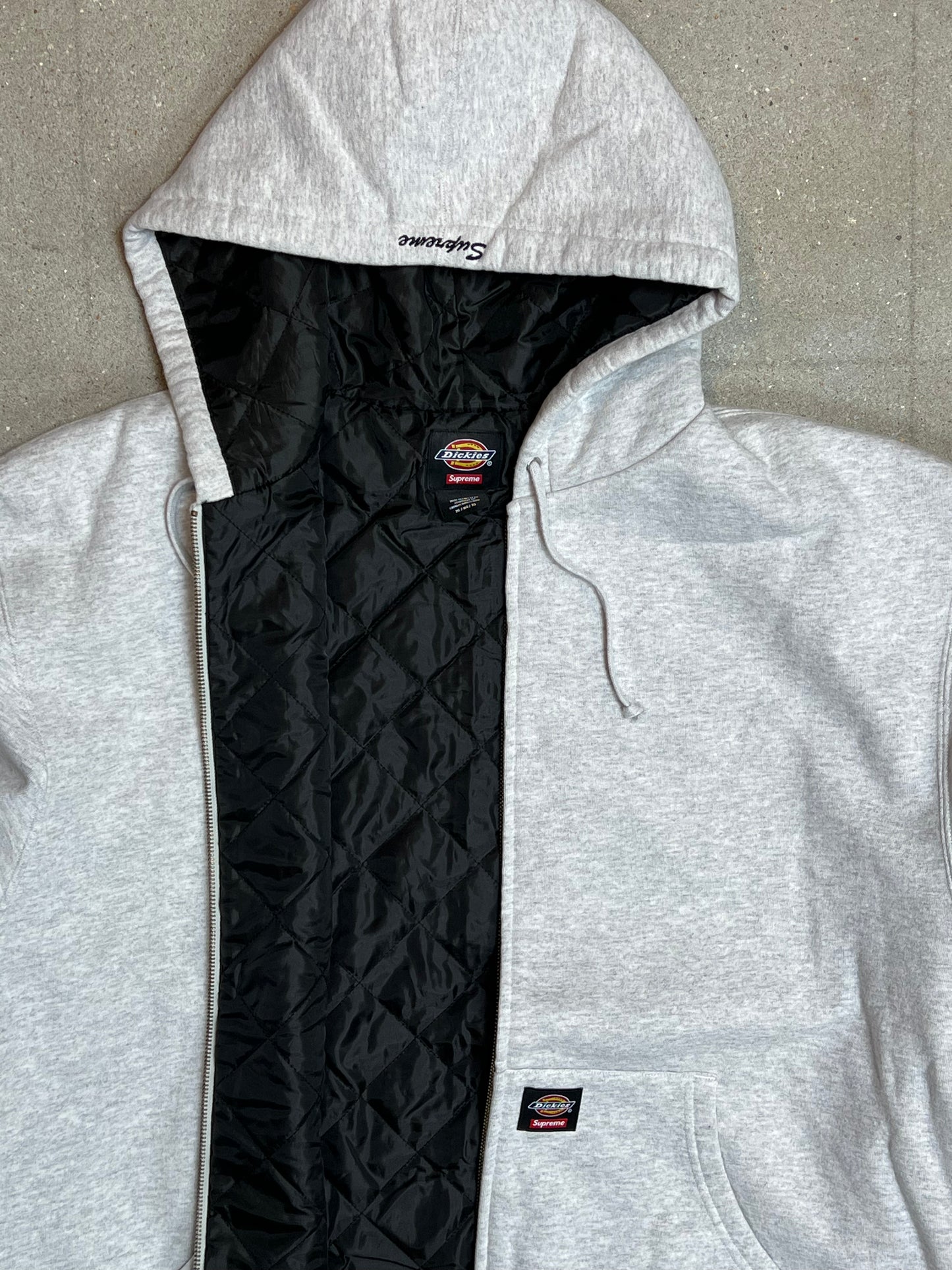 ASH GREY SUPREME ® x DICKIES ® QUILTED LINED ZIP UP HOODED SWEATSHIRT HEAVYWEIGHT (XLARGE)