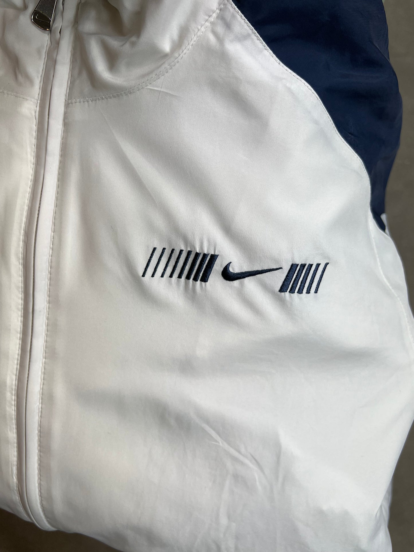 White Créme Vintage Y2K Nike 2000s Track Jacket Windstopper (Large)
