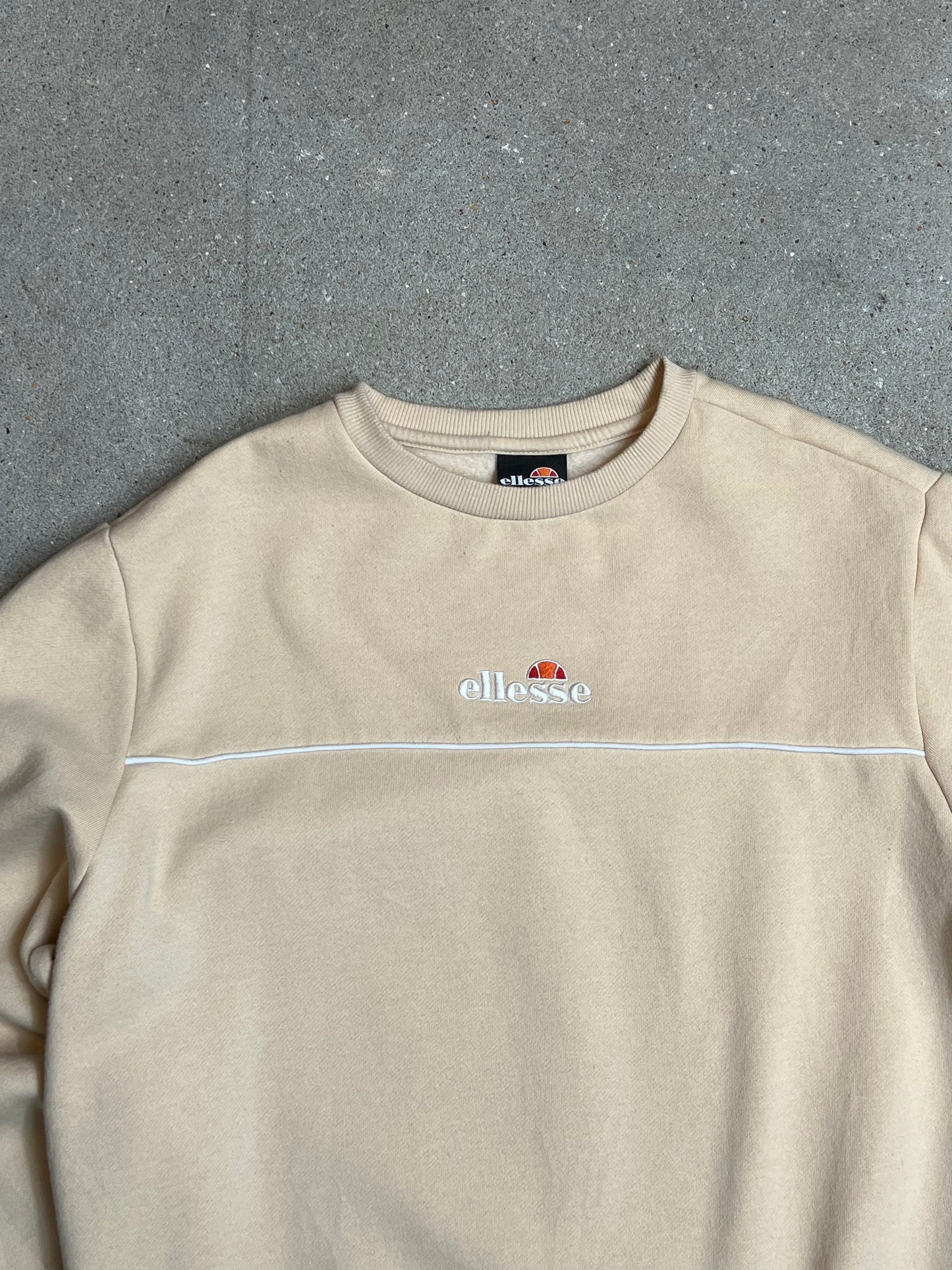 Tan Beige Vintage Ellesse sweatshirt (XL) used / vintage
