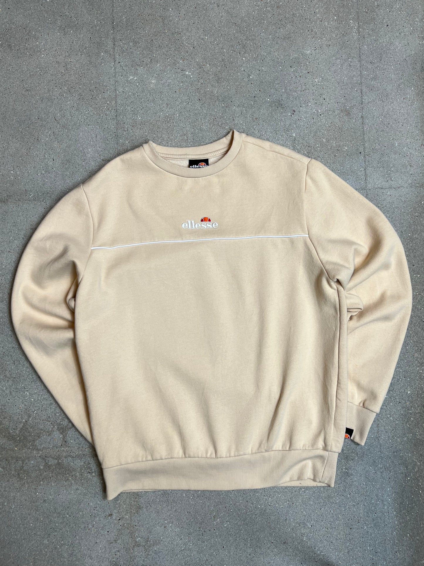 Tan Beige Vintage Ellesse sweatshirt (XL) used / vintage