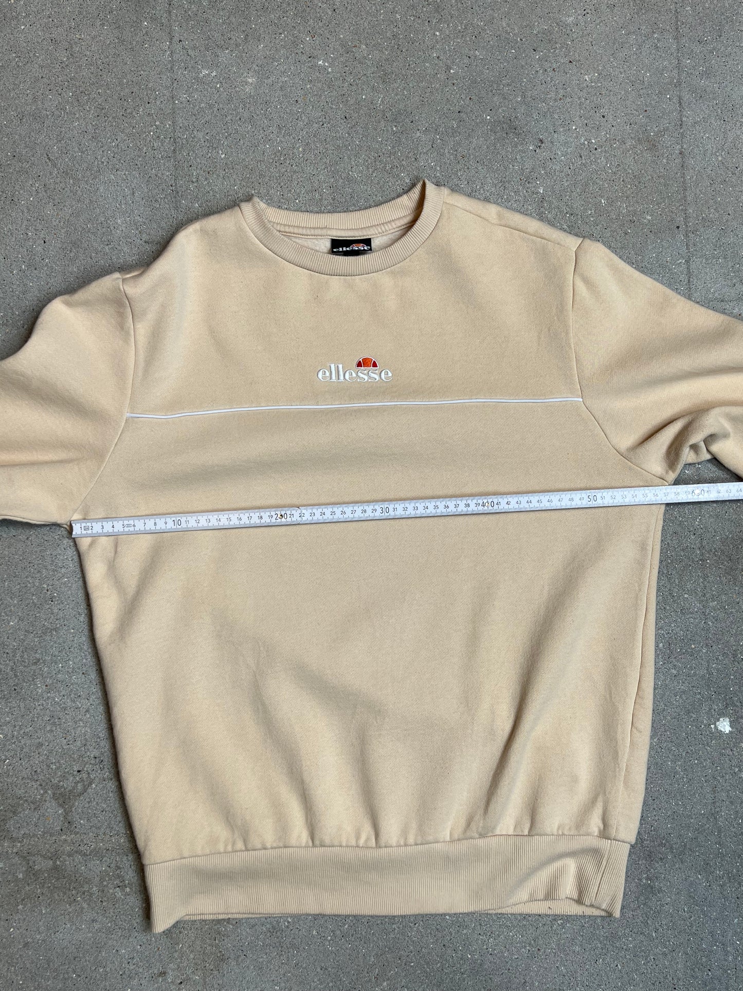 Tan Beige Vintage Ellesse sweatshirt (XL) used / vintage