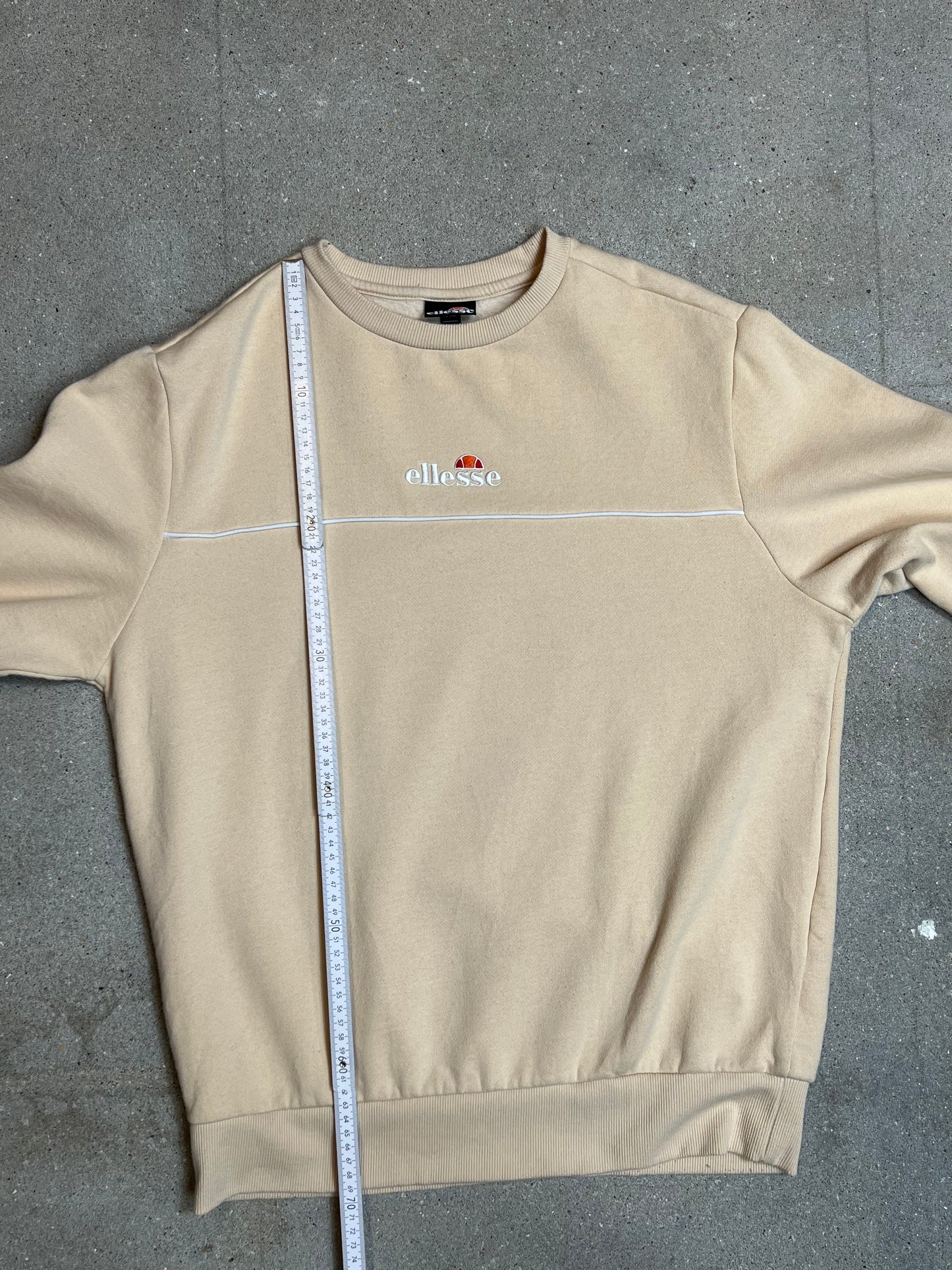 Tan Beige Vintage Ellesse sweatshirt (XL) used / vintage