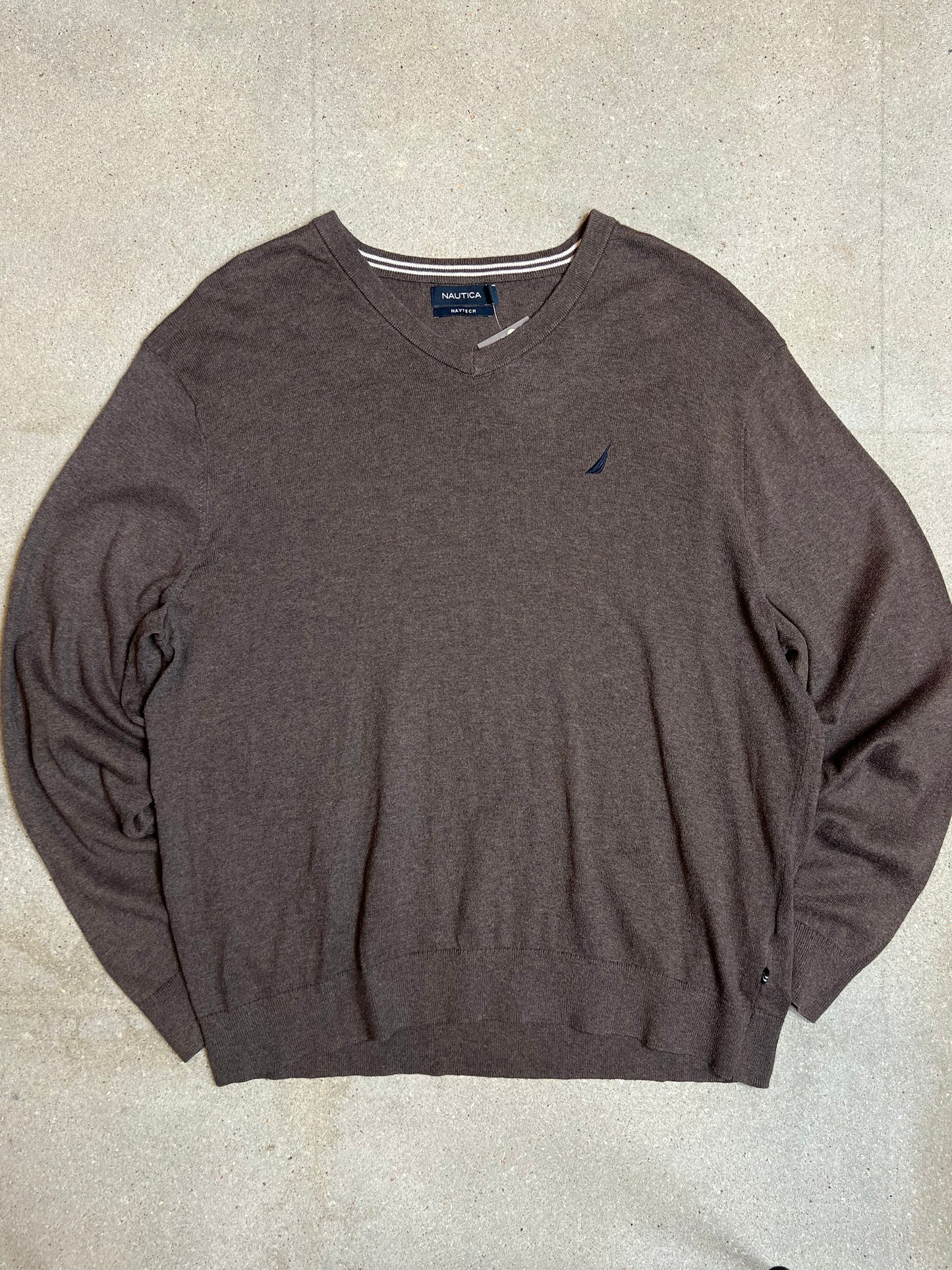 Brown Nautica Navtech V-neck cotton knit (XL) used / vintage