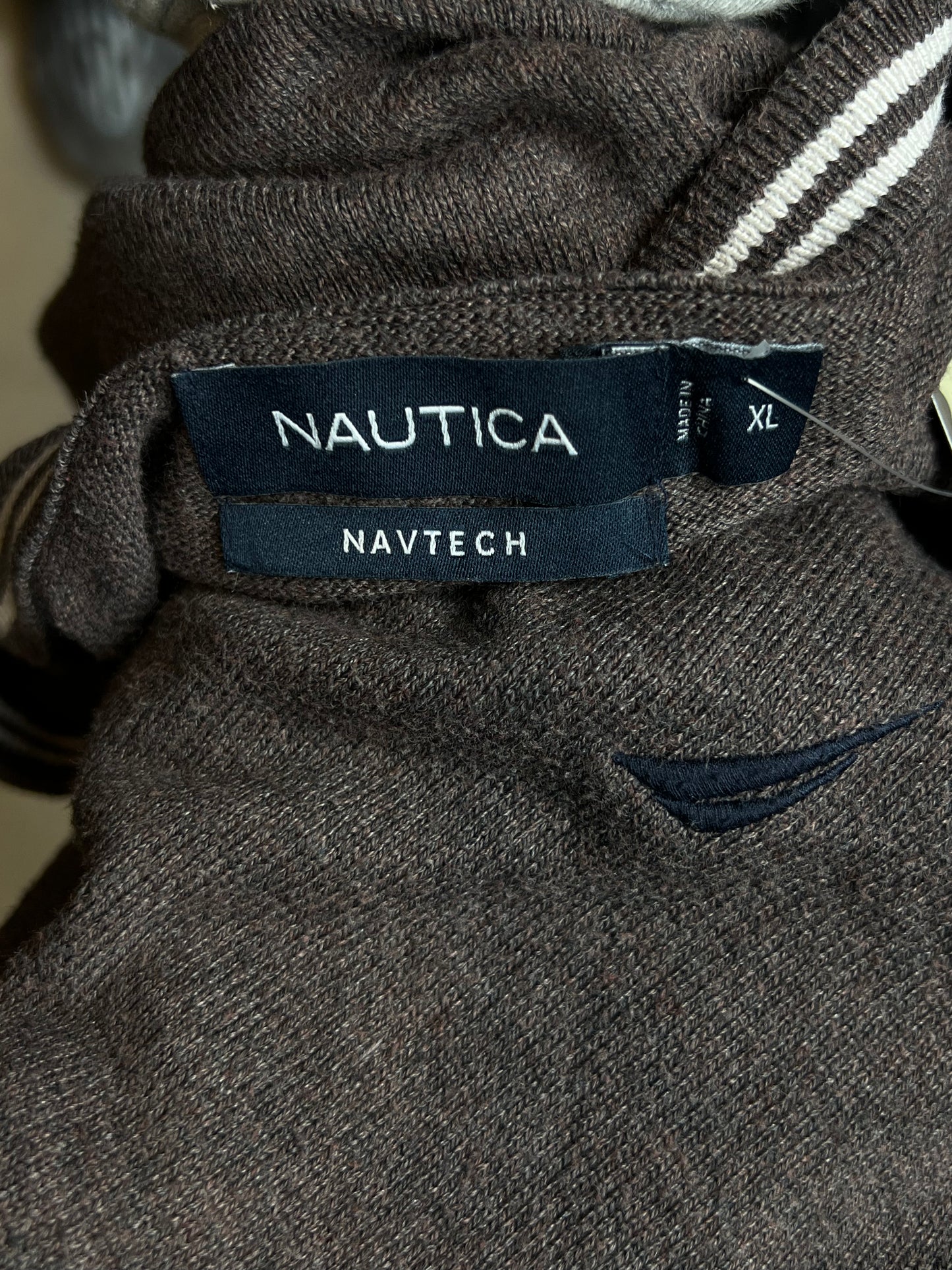 Brown Nautica Navtech V-neck cotton knit (XL) used / vintage