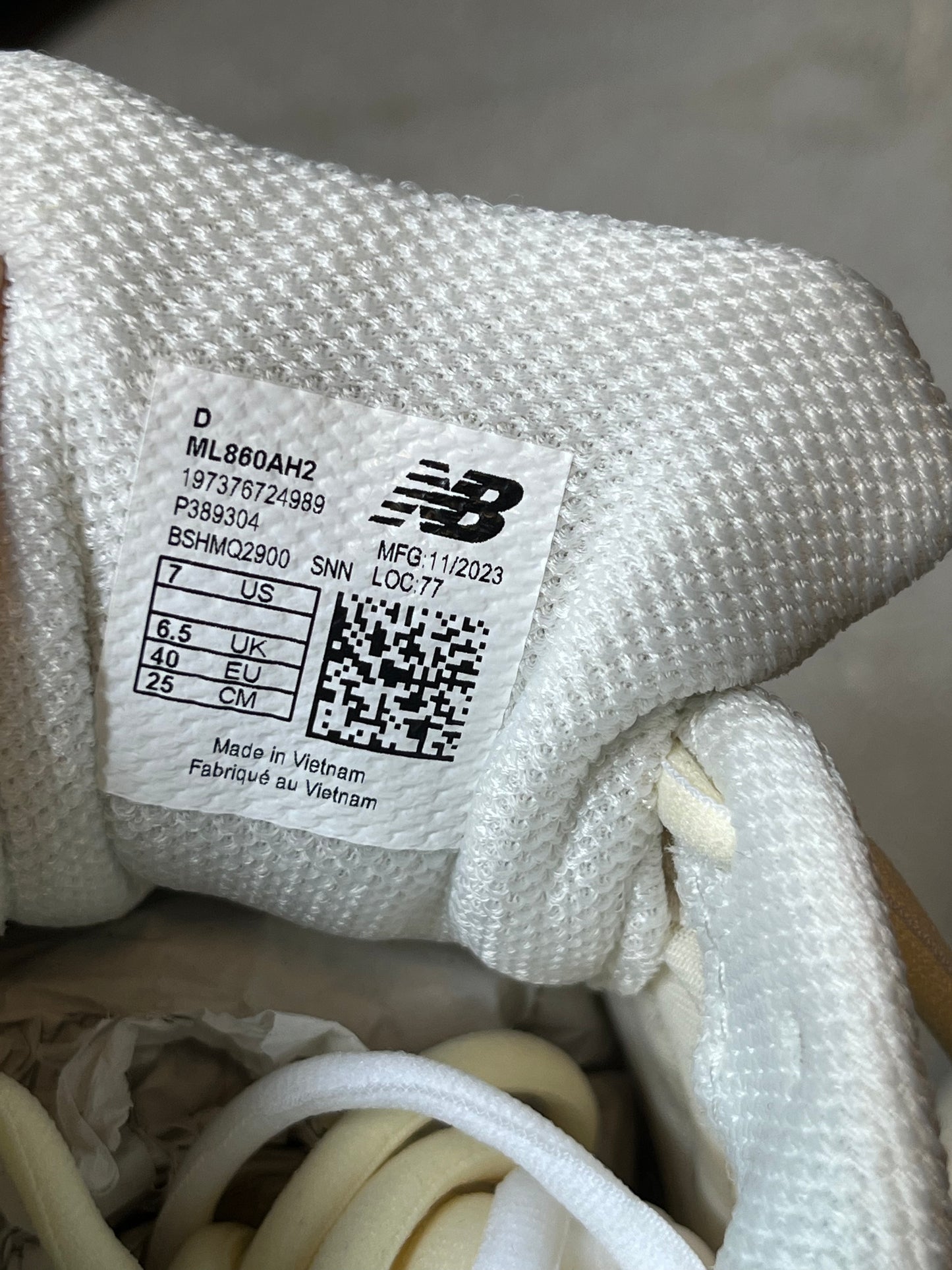 NEW BALANCE 860v2 x AIMÉ LEON DORE NY x CREME COLORWAY (US 7, EU 40, UK 6,5)