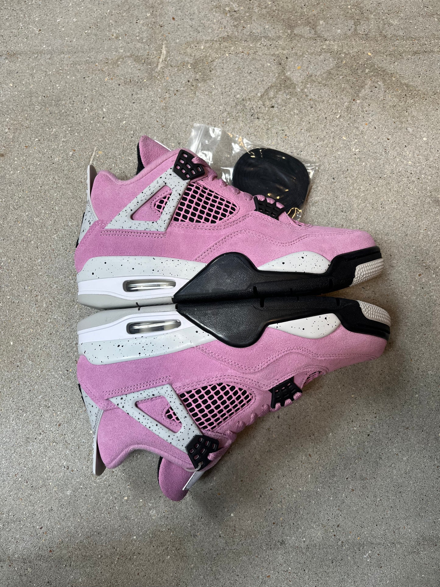 WMNS AIR JORDAN 4 RETRO x ORCHID, NEUTRAL GREY-BLACK (EU 40,UK 6, wmns US 8.5, mens US 7,