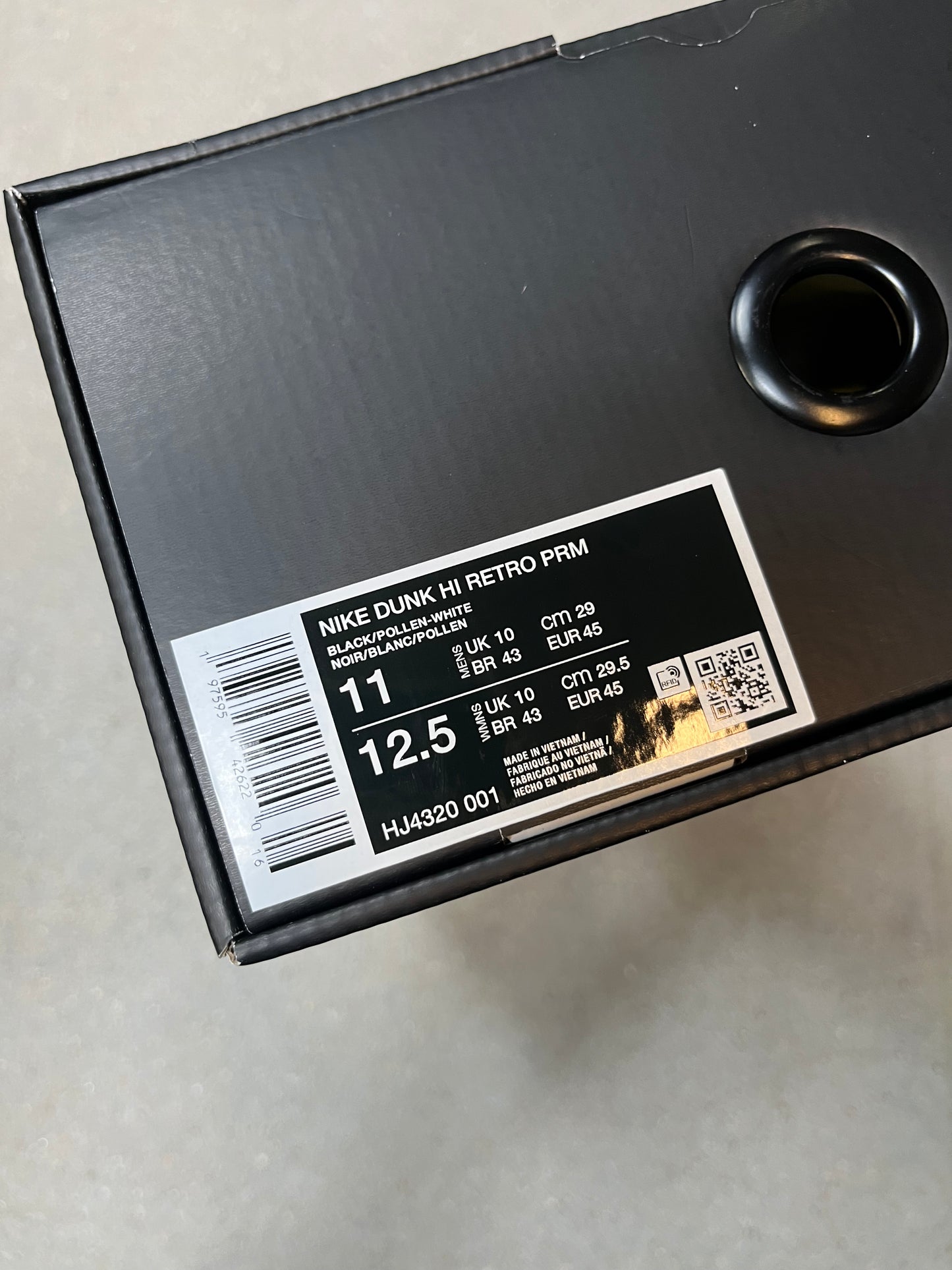 NIKE DUNK HI RETRO PRM x WU-TANG CLAN SCHWARZ/POLLEN-WEISS (EU 45 + EU 43)