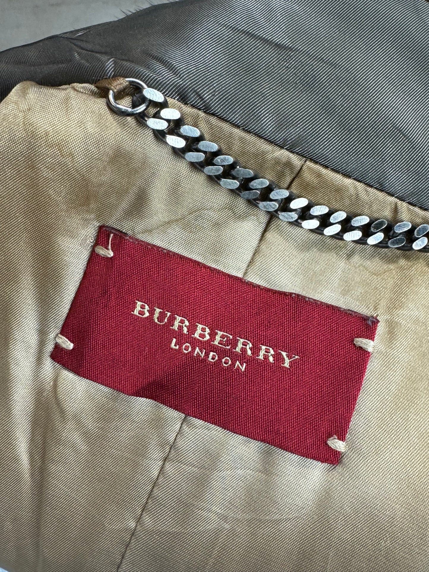 SHINY BROWN VINTAGE BURBERRY JACKET (MEDIUM)