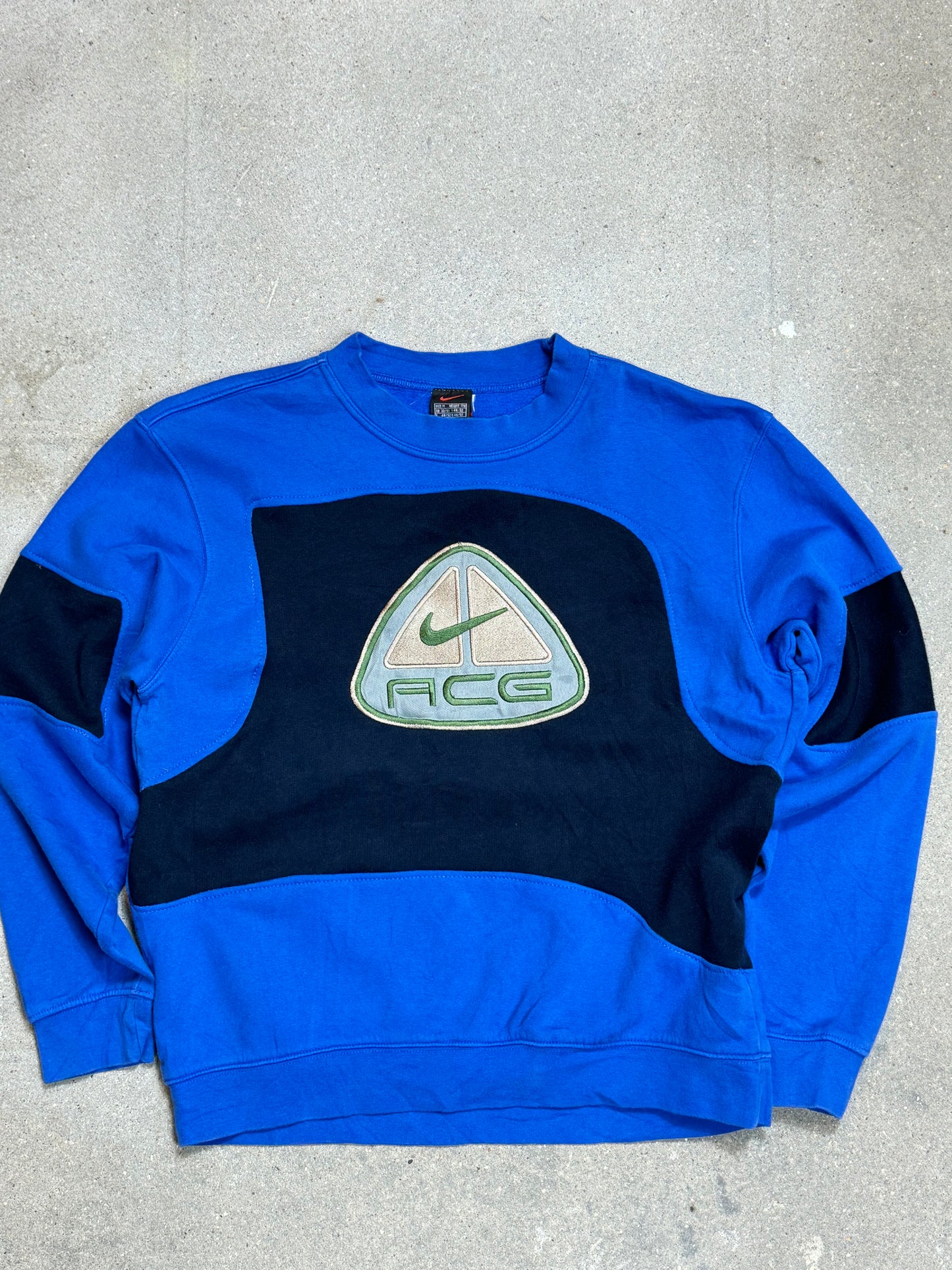 NIKE ACG VINTAGE RENEWED UPCYCLED SWEATSHIRT (LARGE)